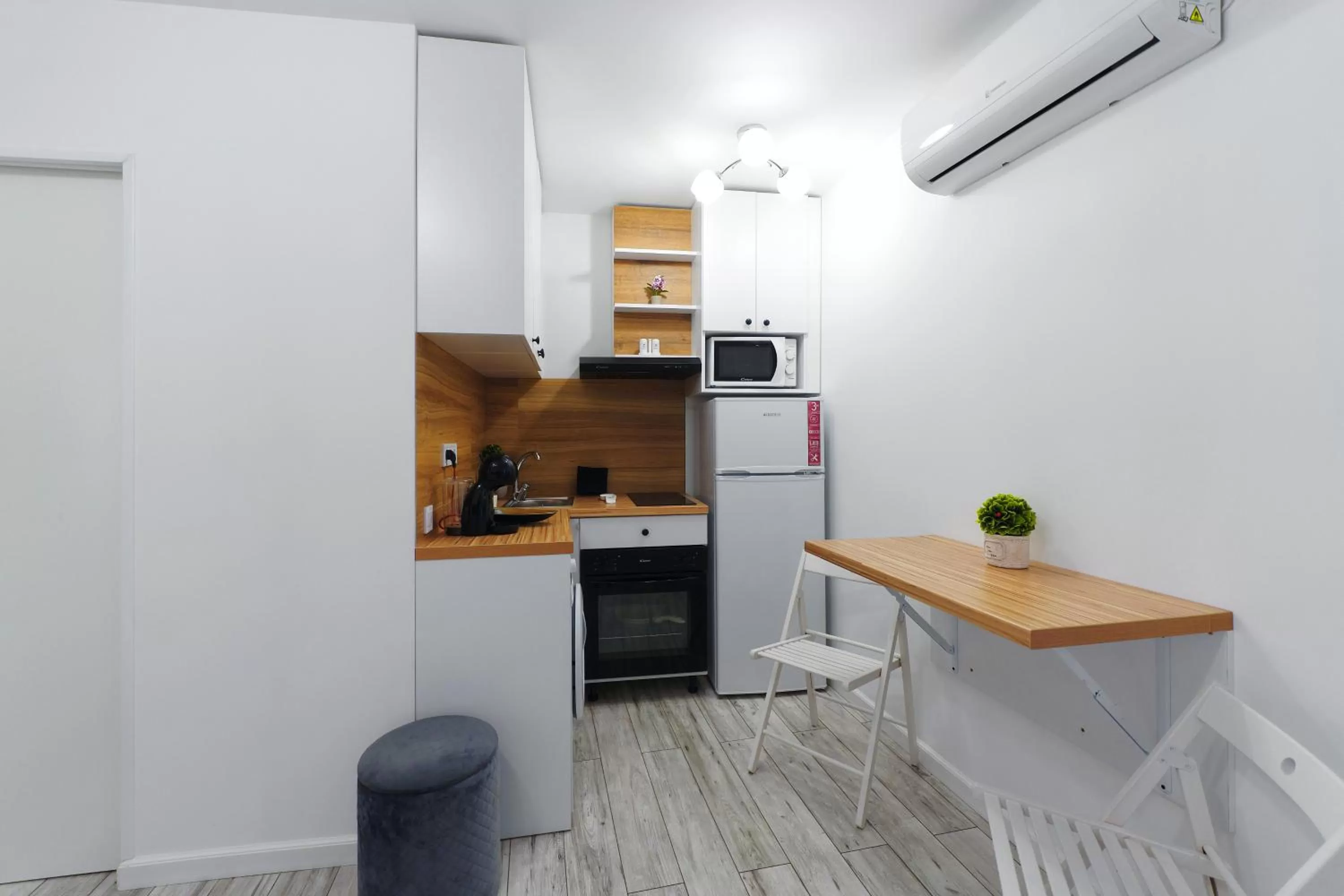 Kitchen/Kitchenette in Bella House