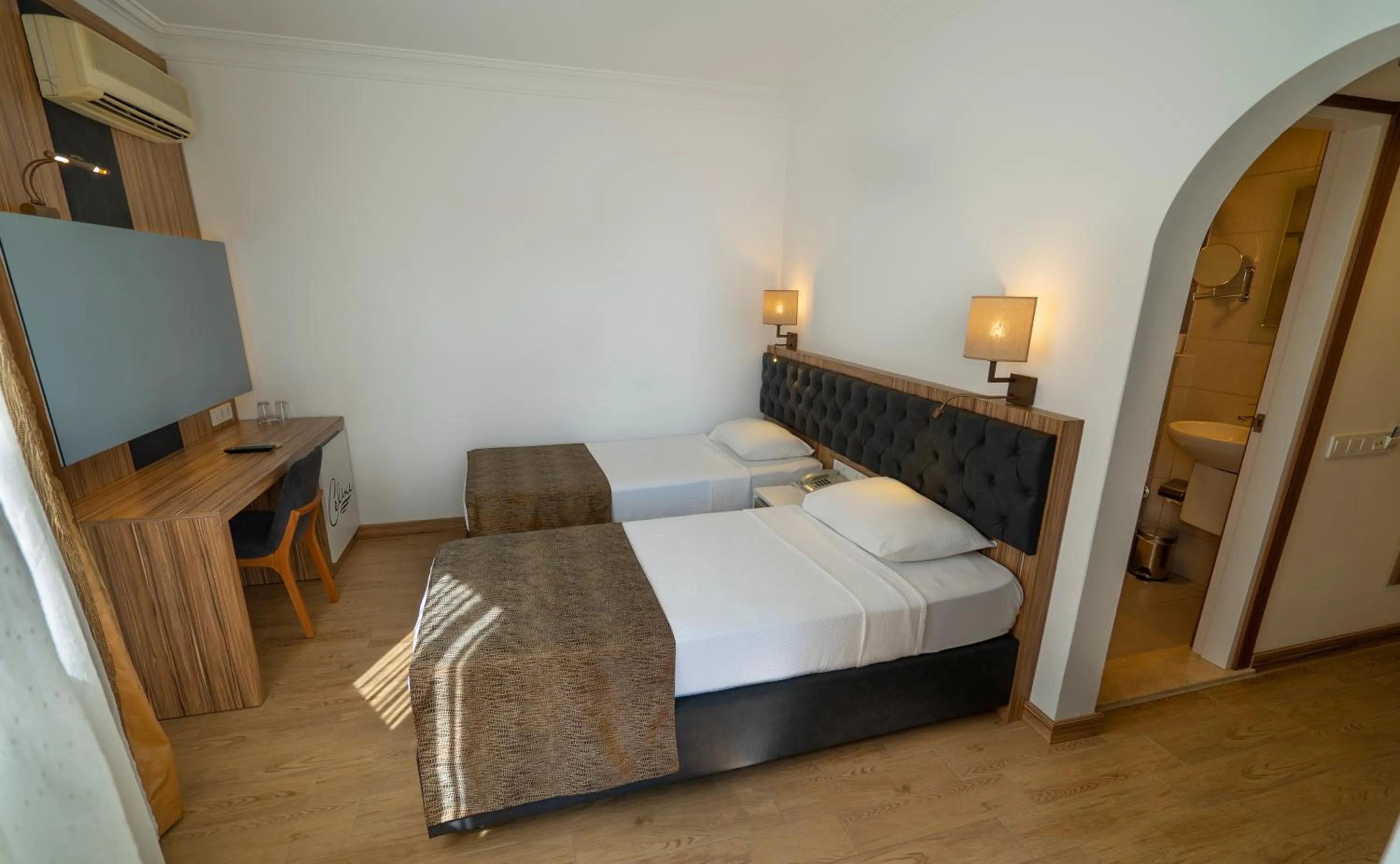 Photo of the whole room, Bed in Kleopatra Celine Hotel