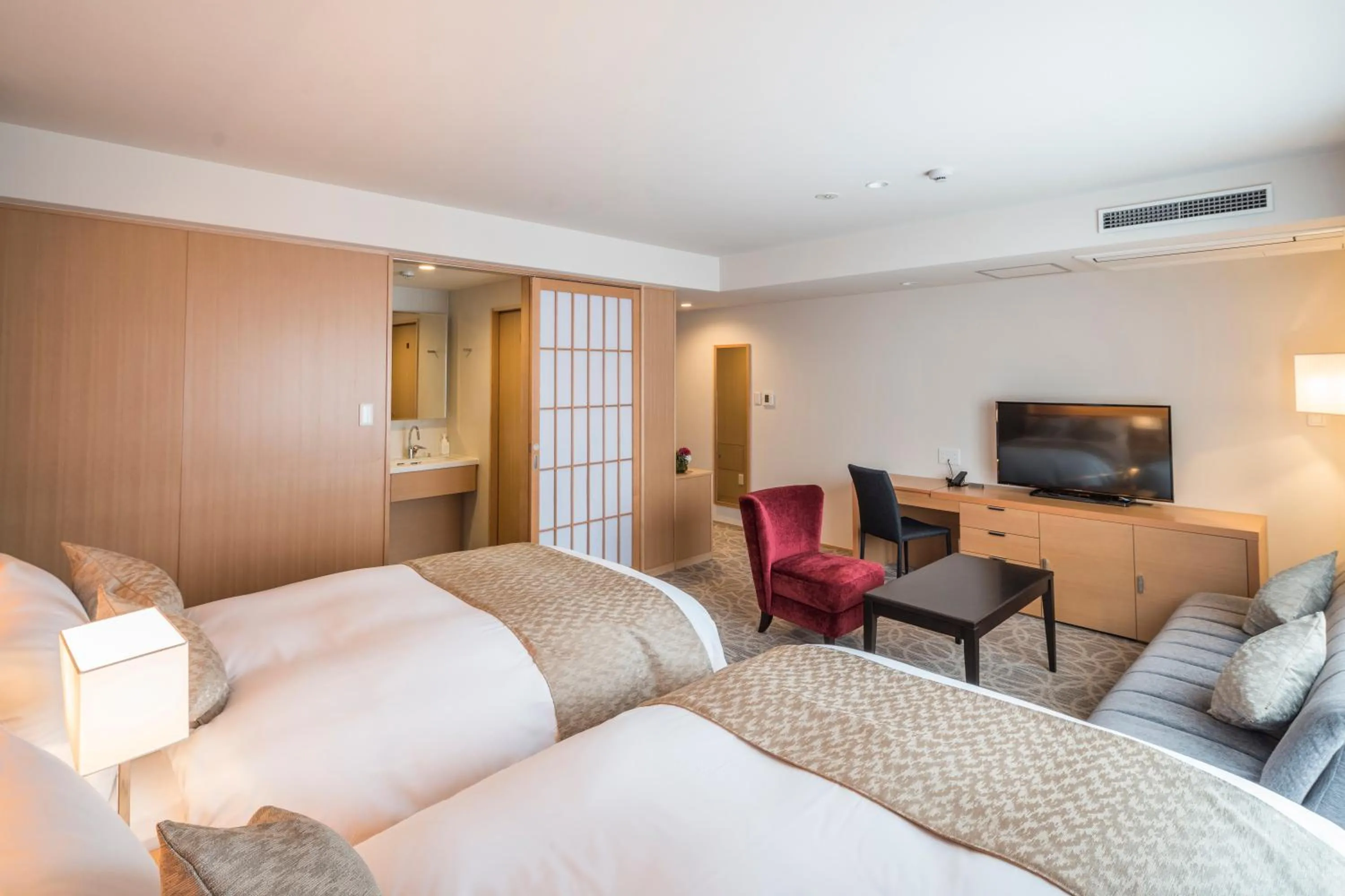 Photo of the whole room, Bed in Kyoto Shinmachi Rokkaku Hotel grandereverie