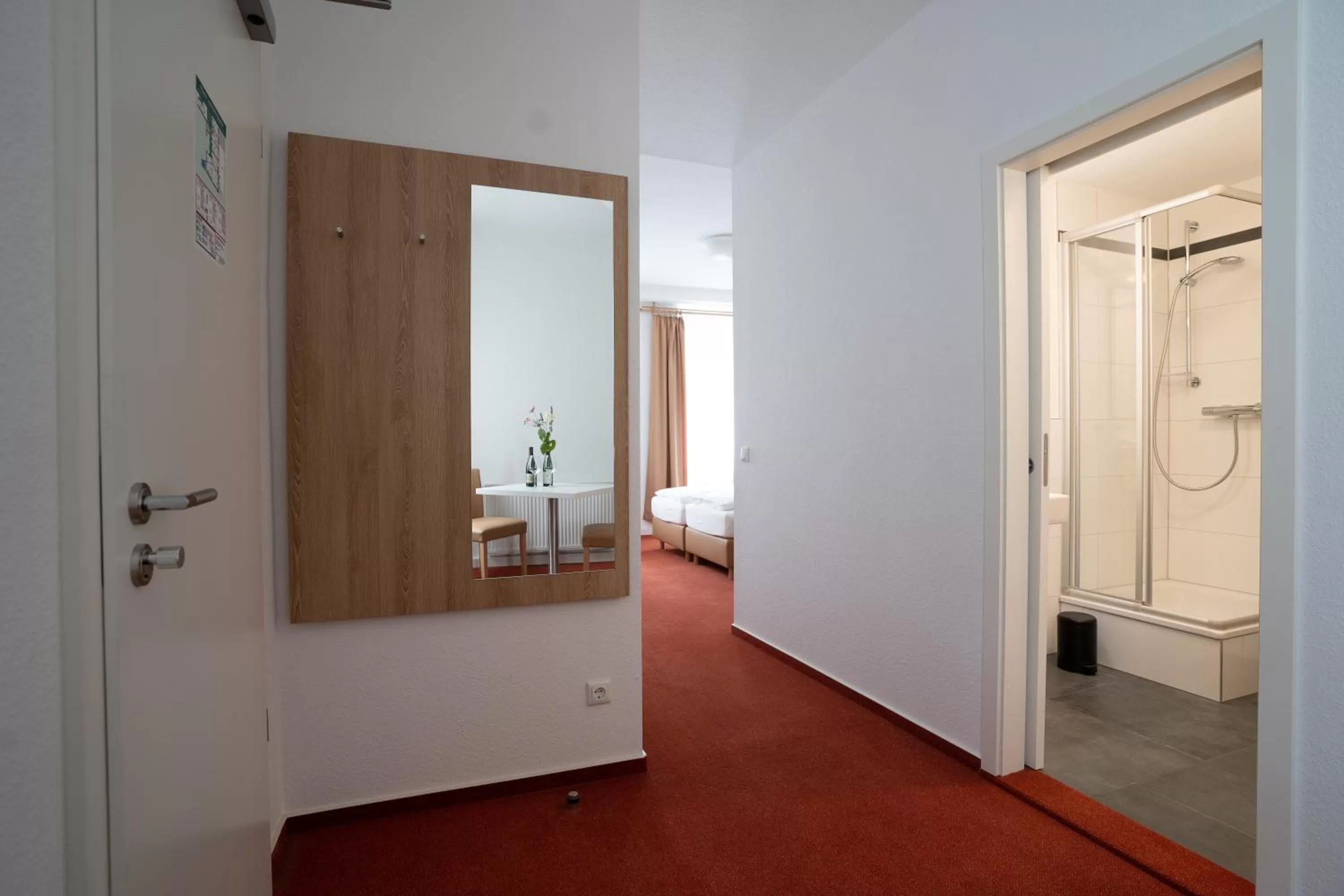 Photo of the whole room, Bed in Nineofive Hotel