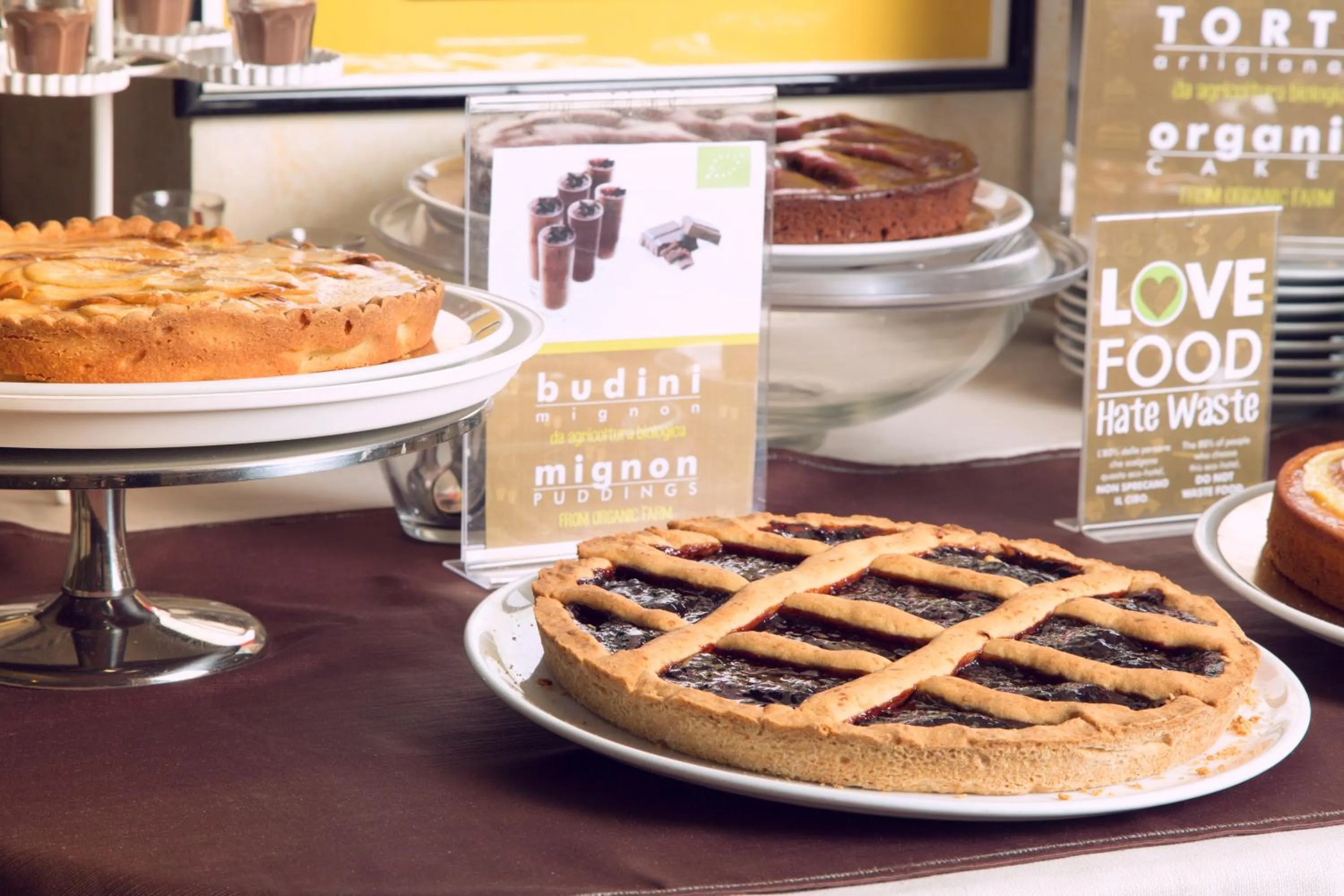 Buffet breakfast in eco Hotel Milano & BioRiso Restaurant