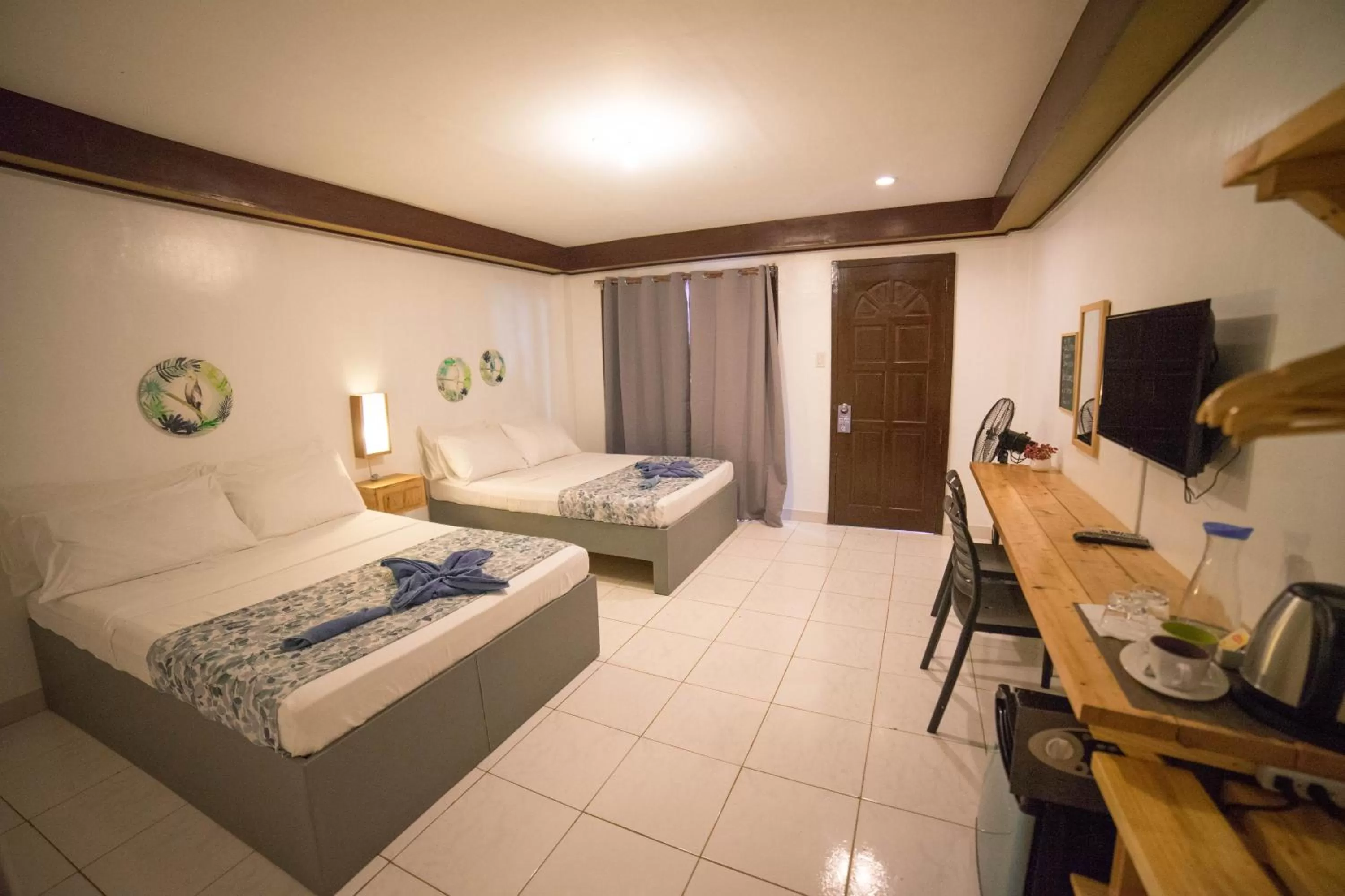 Photo of the whole room, Bed in La Sirenita