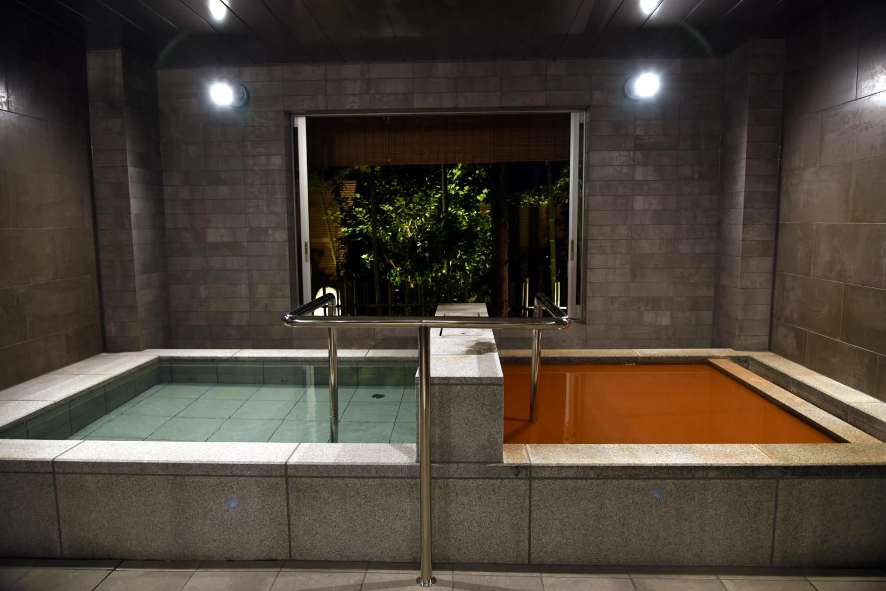 Hot Spring Bath in Arima Onsen Taketoritei Maruyama
