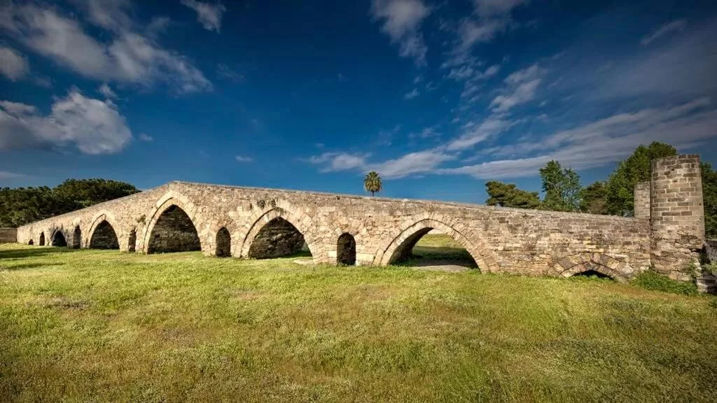 Nearby landmark in Suite del Ponte Normanno
