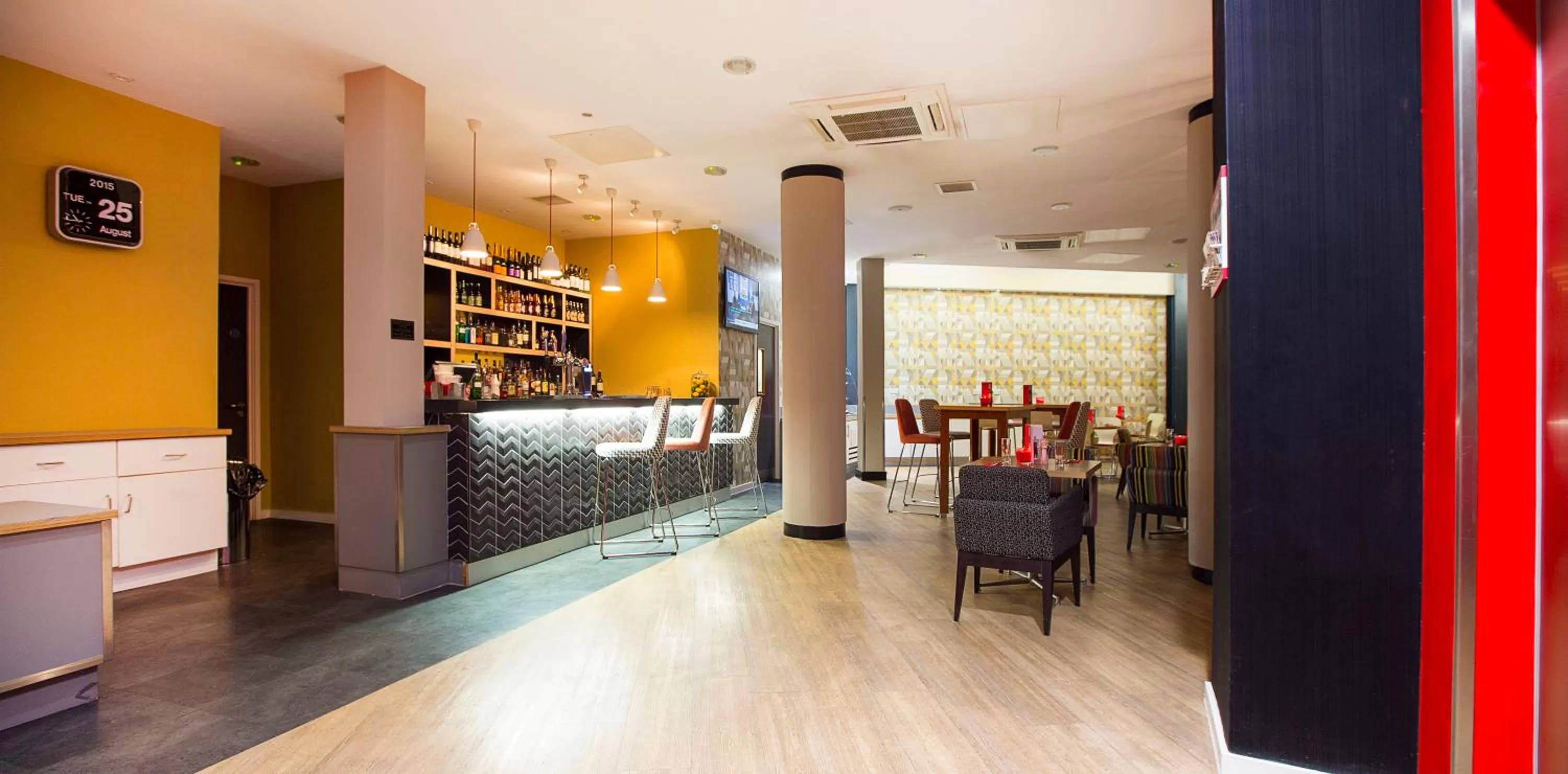 Lounge or bar, Bed in Sleeperz Hotel Newcastle