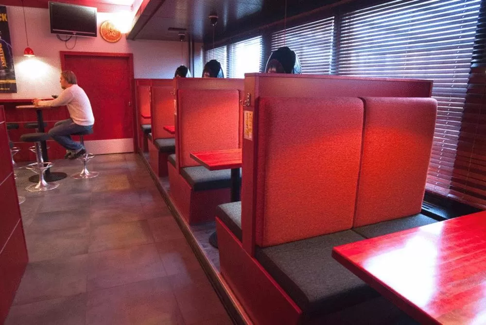 Restaurant/places to eat in Hotel Kiteenhovi