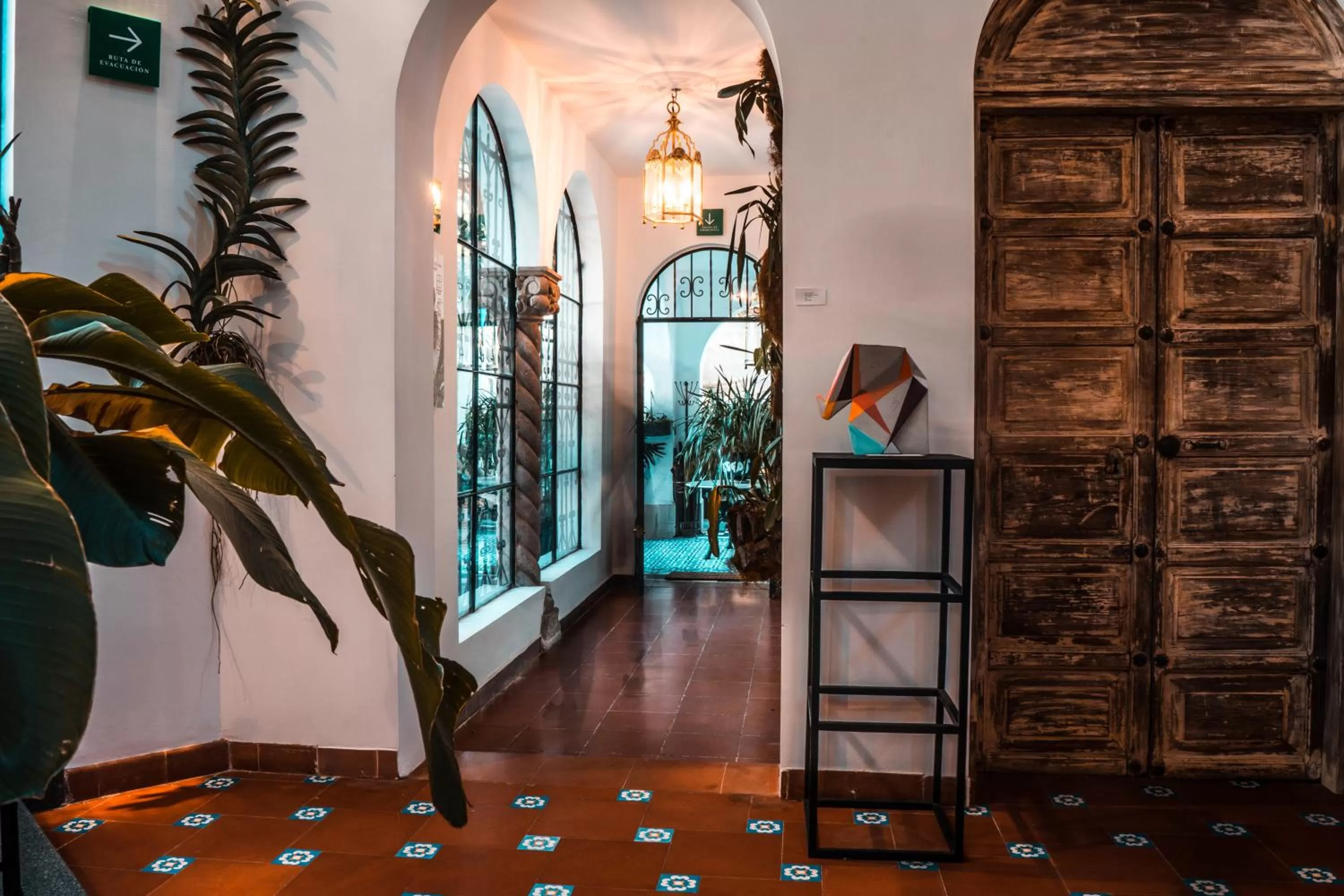 Facade/entrance in Orchid House Mexico City