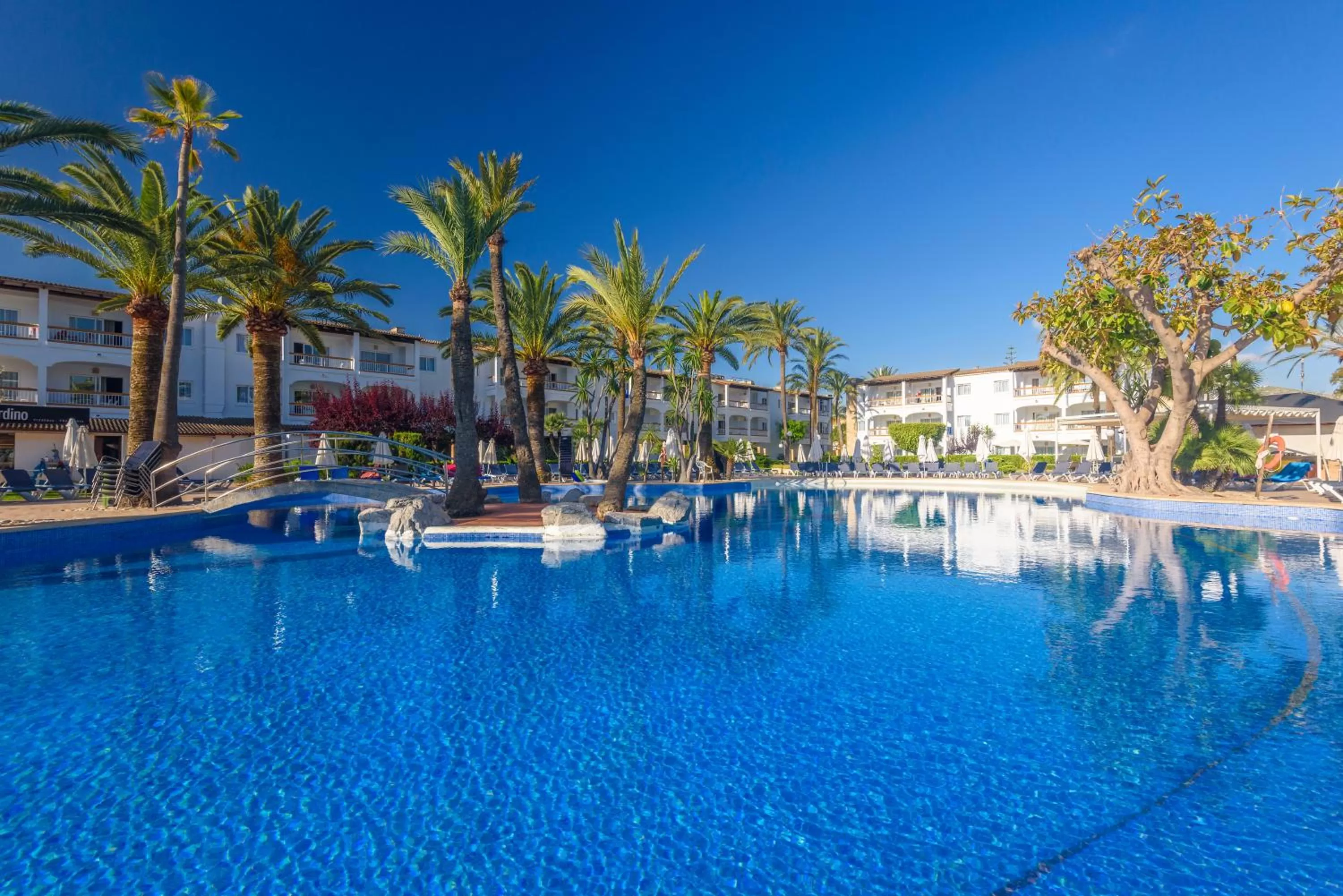 Swimming pool in Alcudia Garden Aparthotel