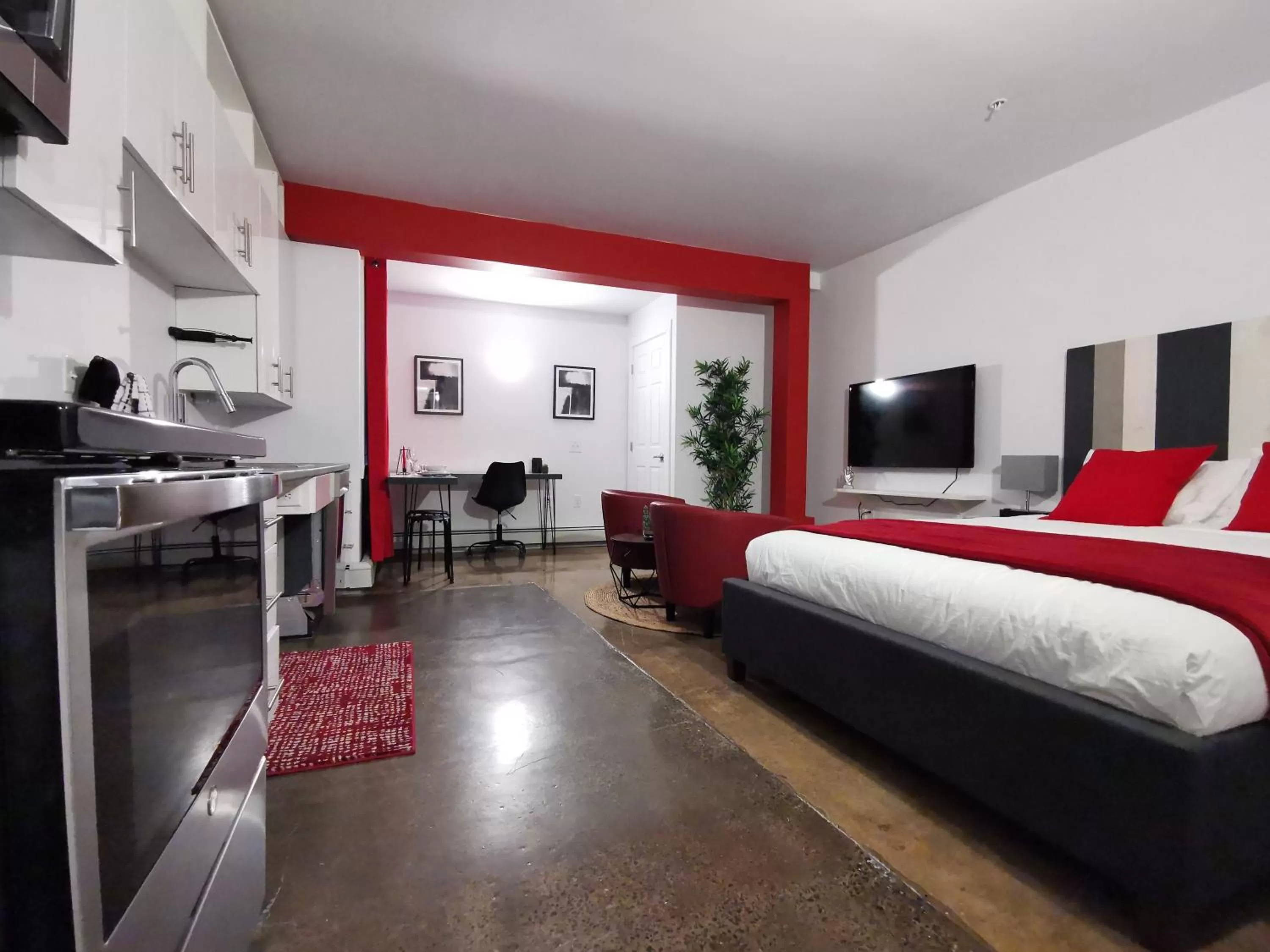 Bed in Cameo Hotel and Suites