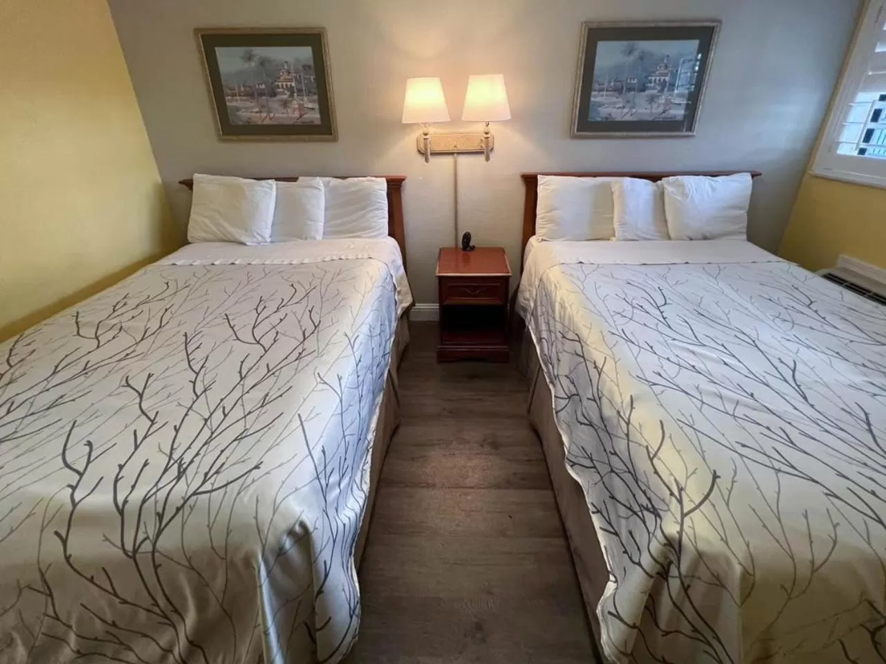 Bed in Motel 6 San Francisco CA Fisherman"s Wharf