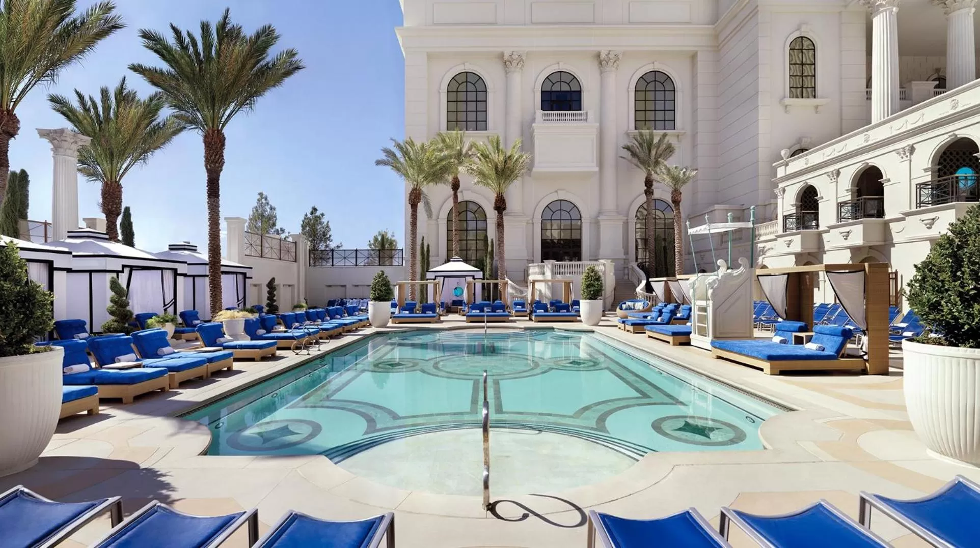 Swimming pool in Caesars Palace Hotel & Casino