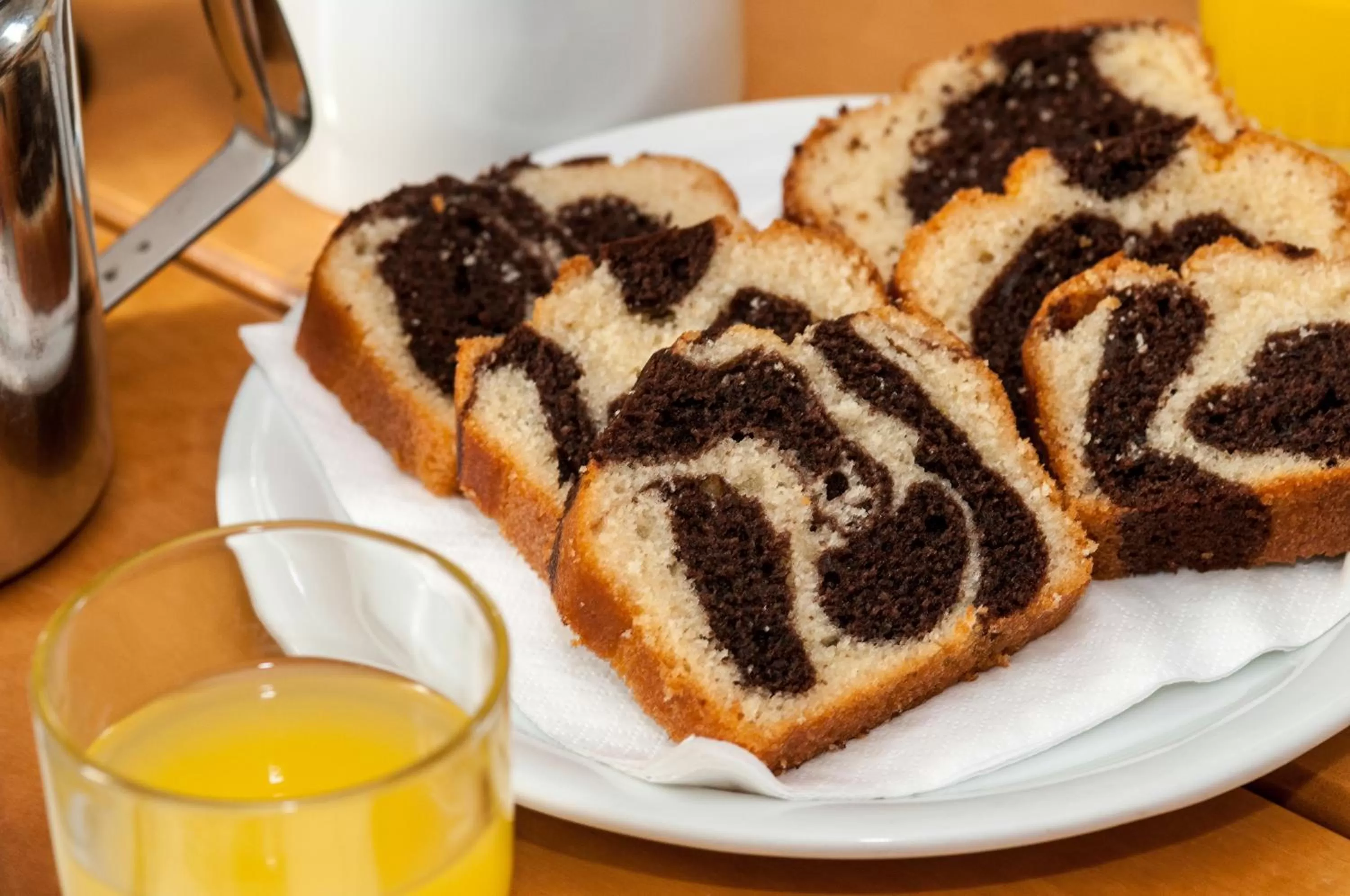 Buffet breakfast in Cecil Hotel