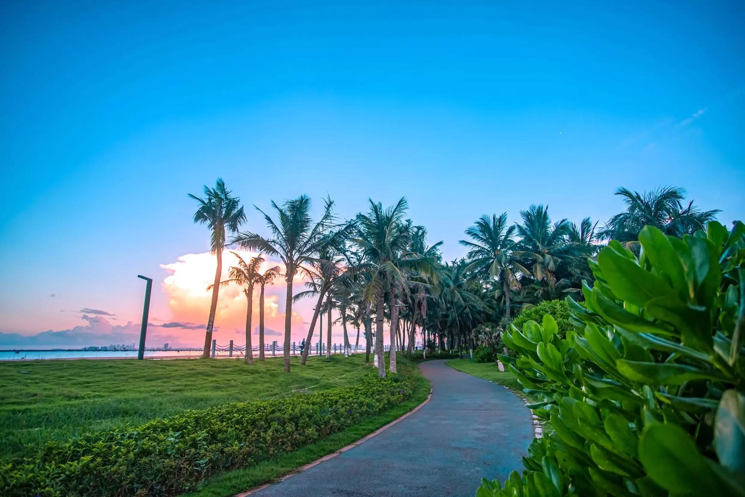 Beach in Sheraton Haikou Hotel