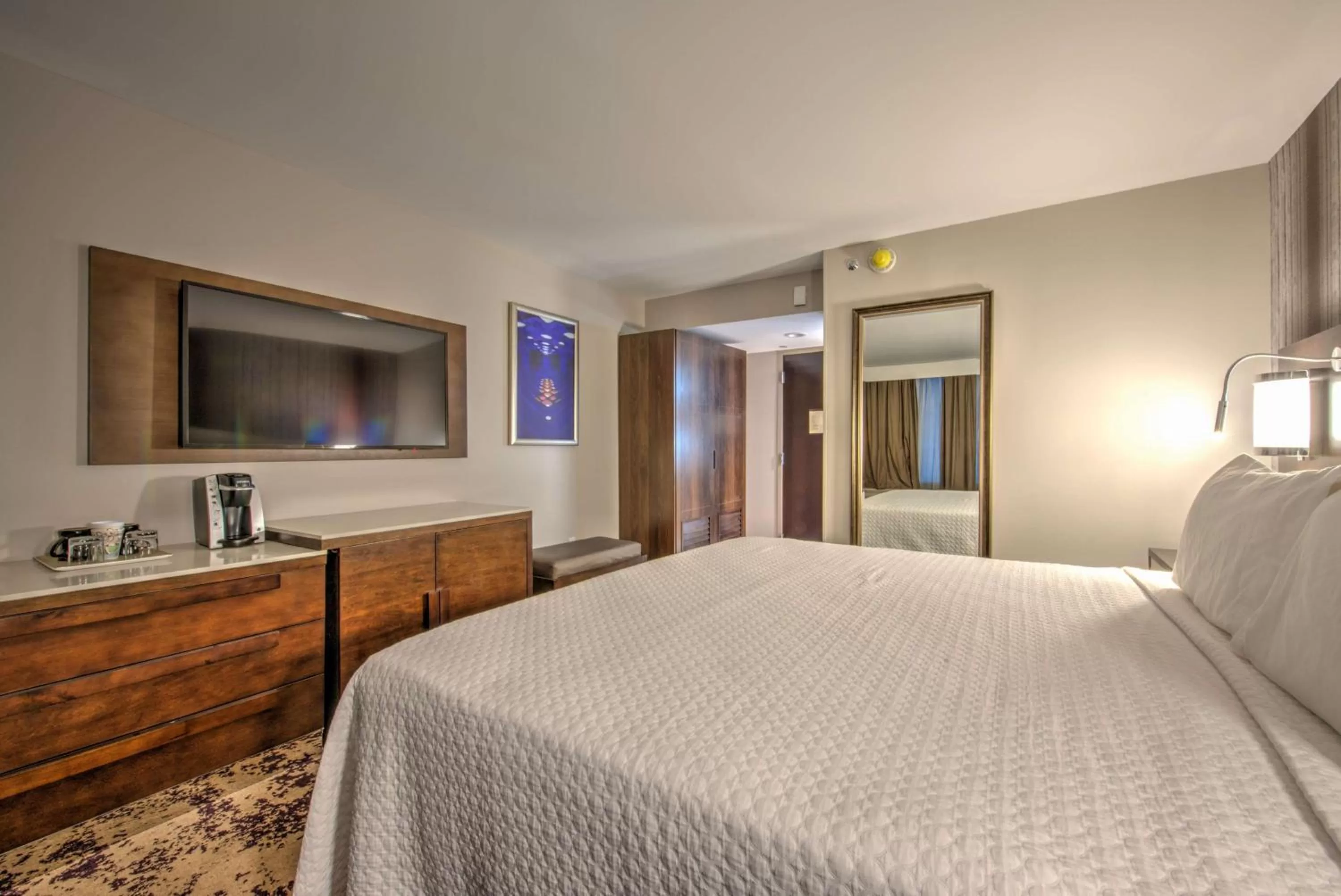 Bed in DoubleTree by Hilton Houston Brookhollow