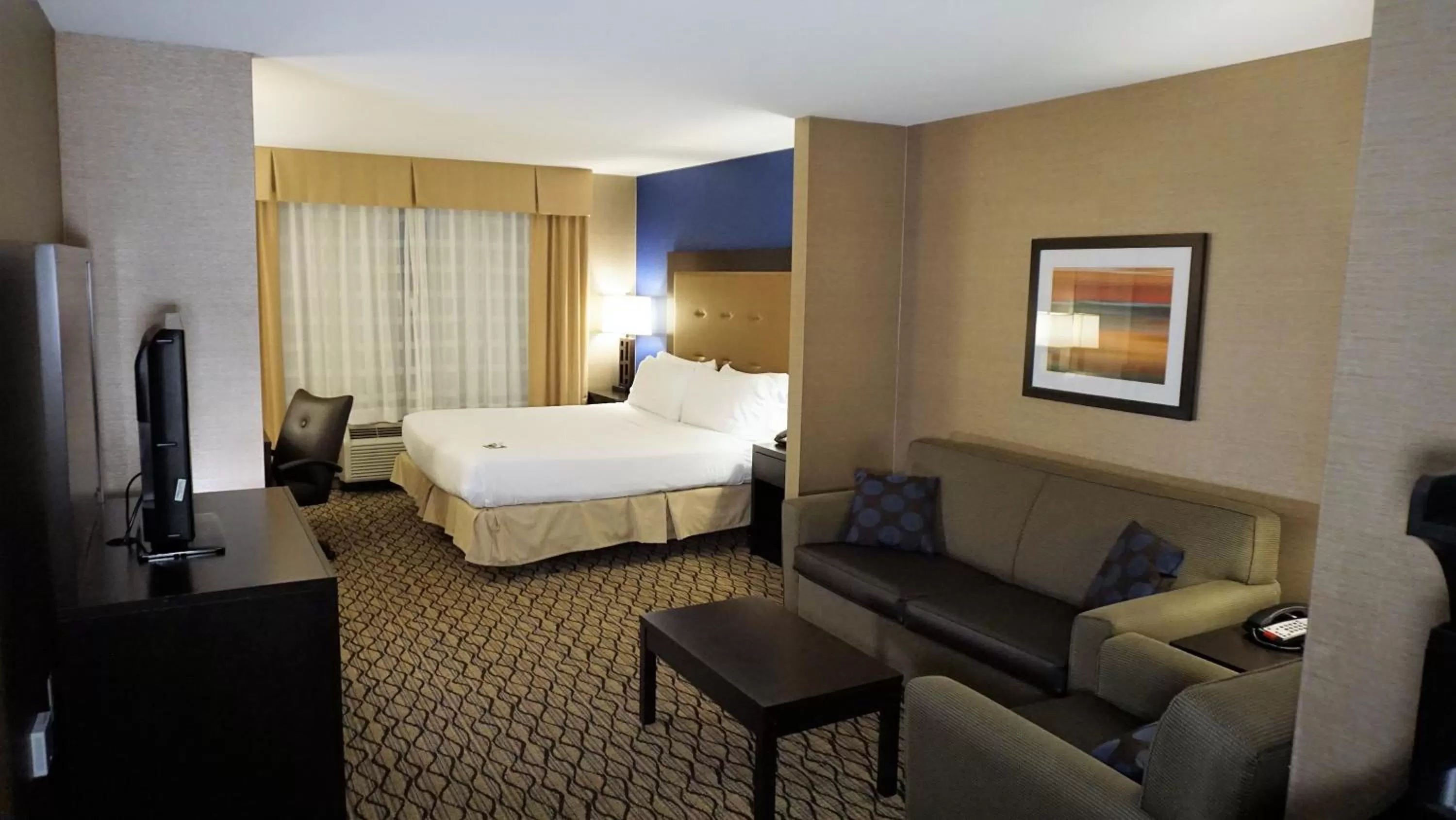 Bedroom, Bed in Holiday Inn Express & Suites Gibson by IHG