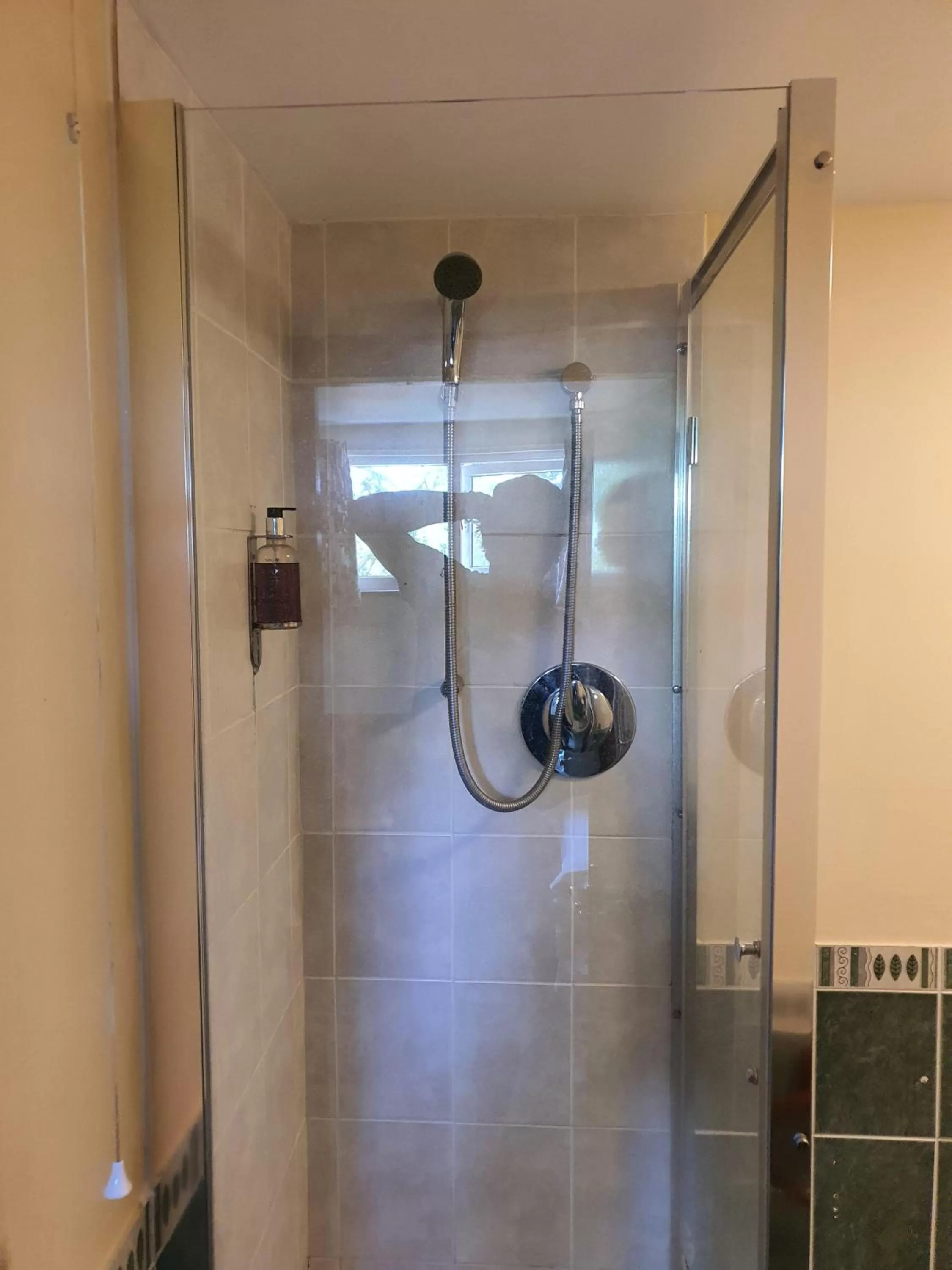 Bathroom in The Lugger Inn