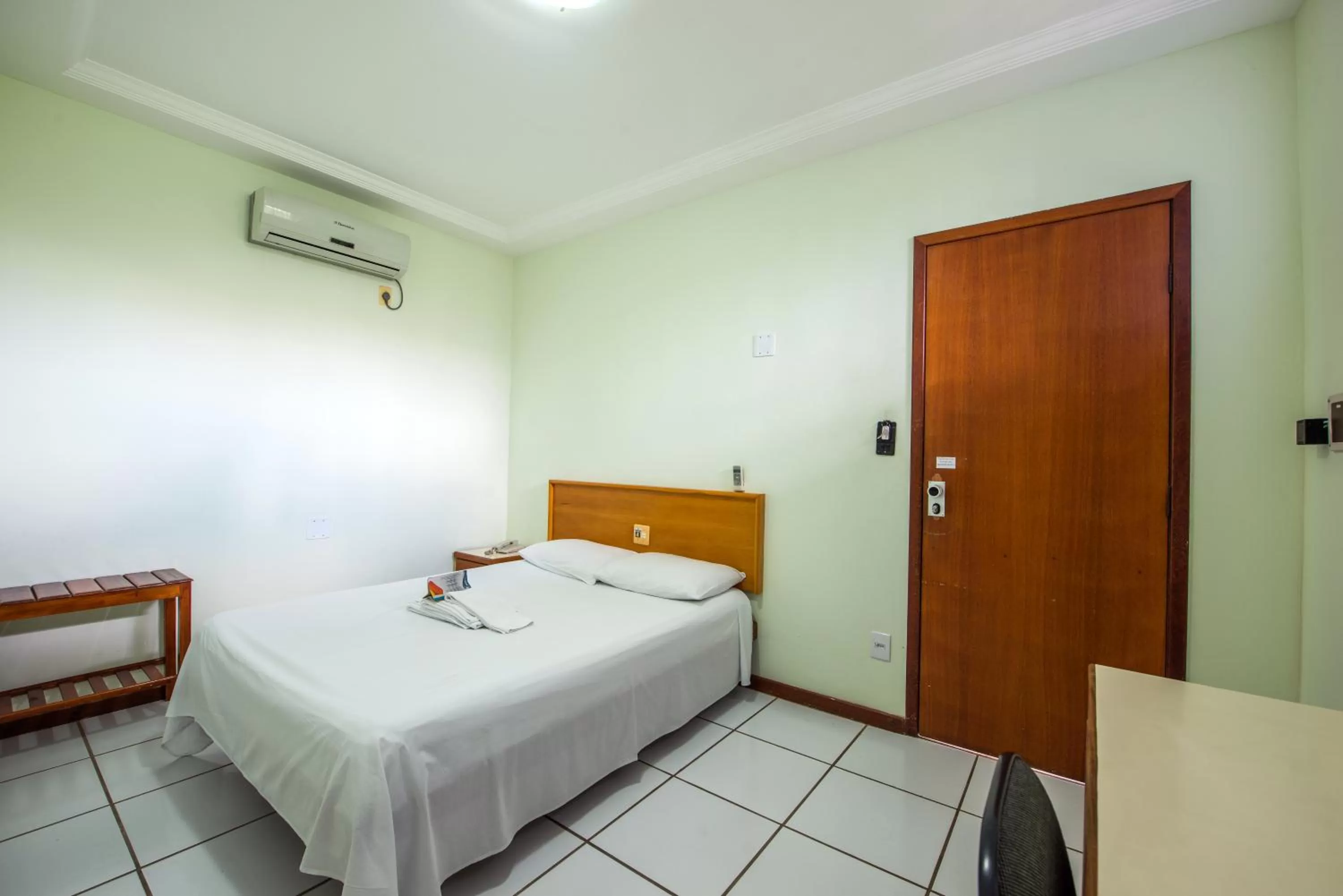 Bed in Hotel Metropolitano