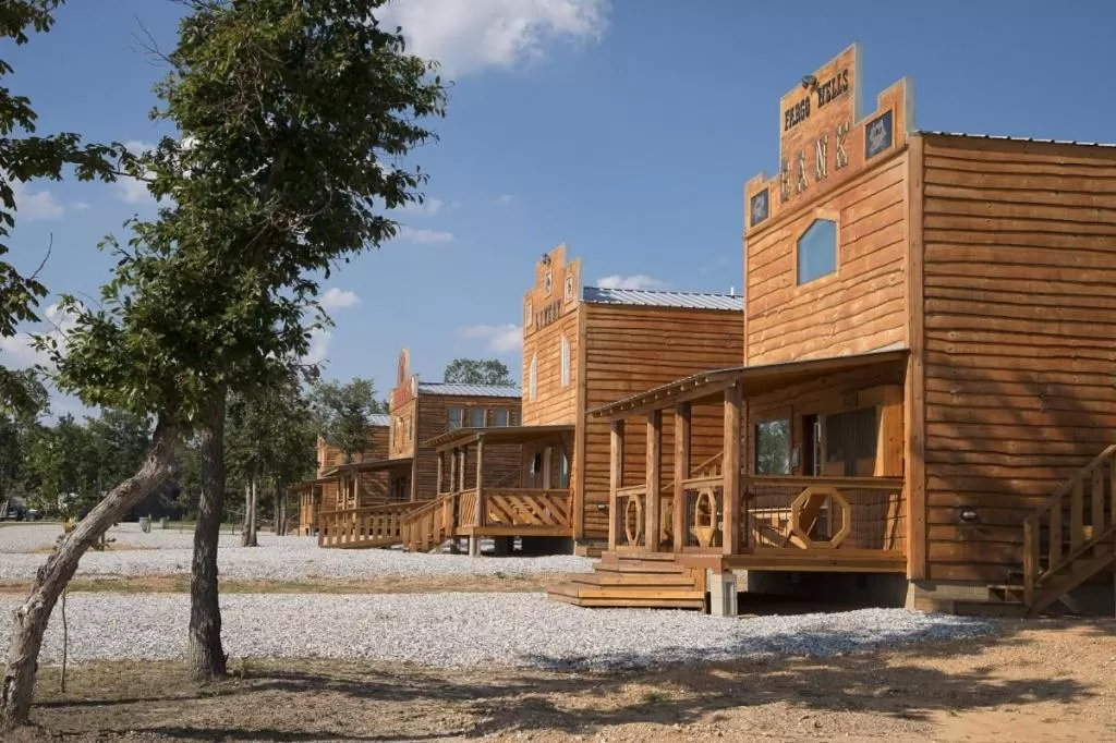 Property Building in Diamonds Old West