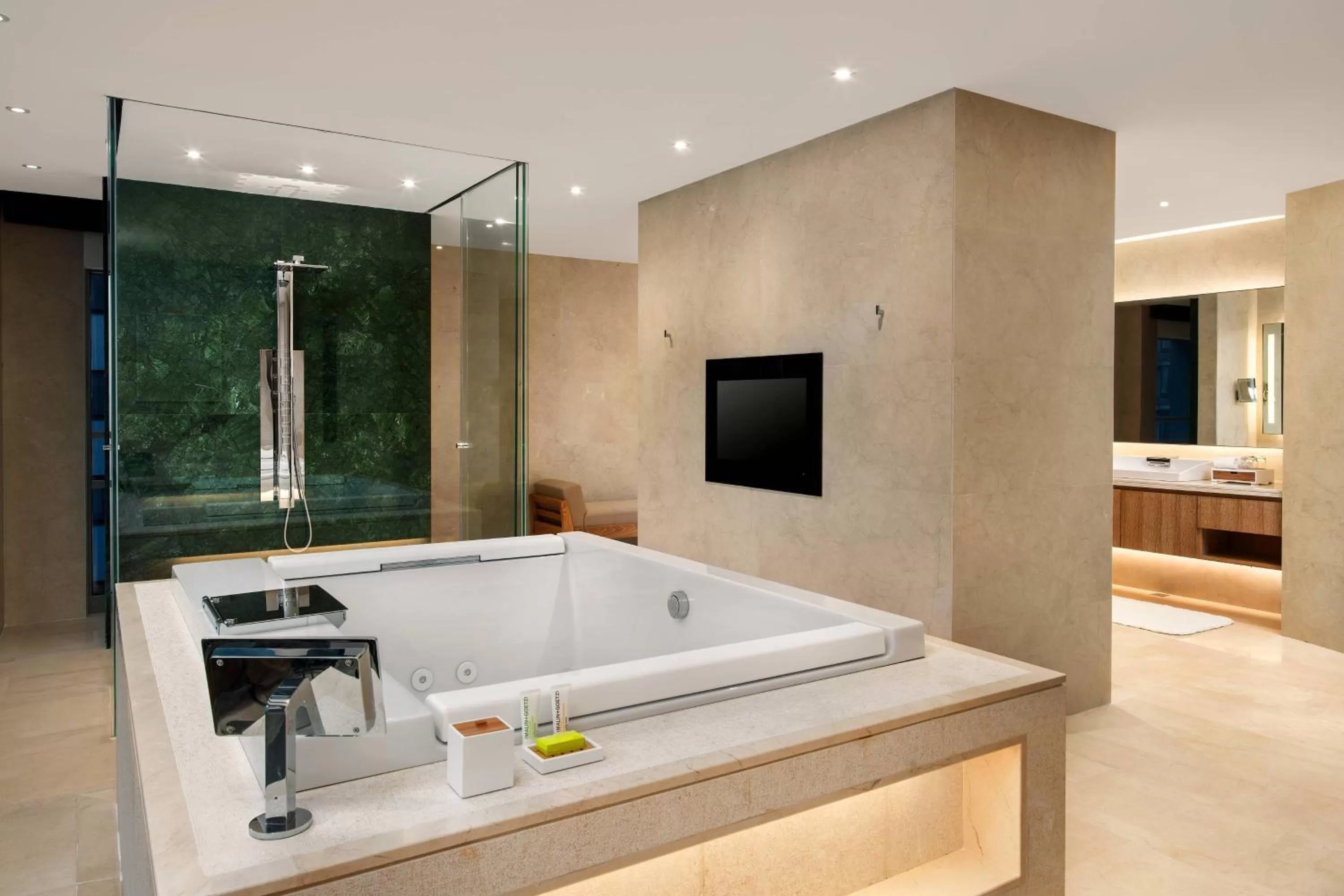 Bathroom in Le Meridien Shenyang Heping