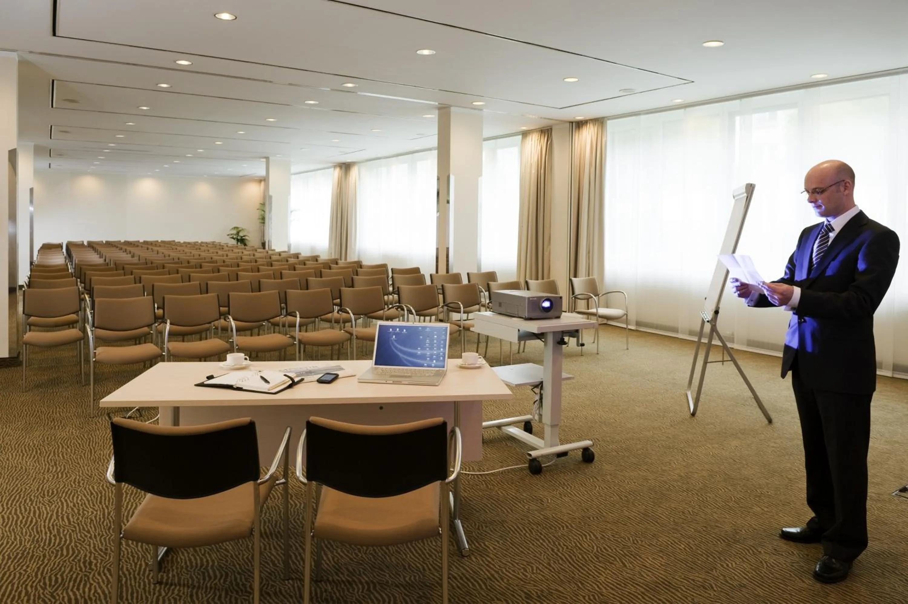 People in Novotel Mainz