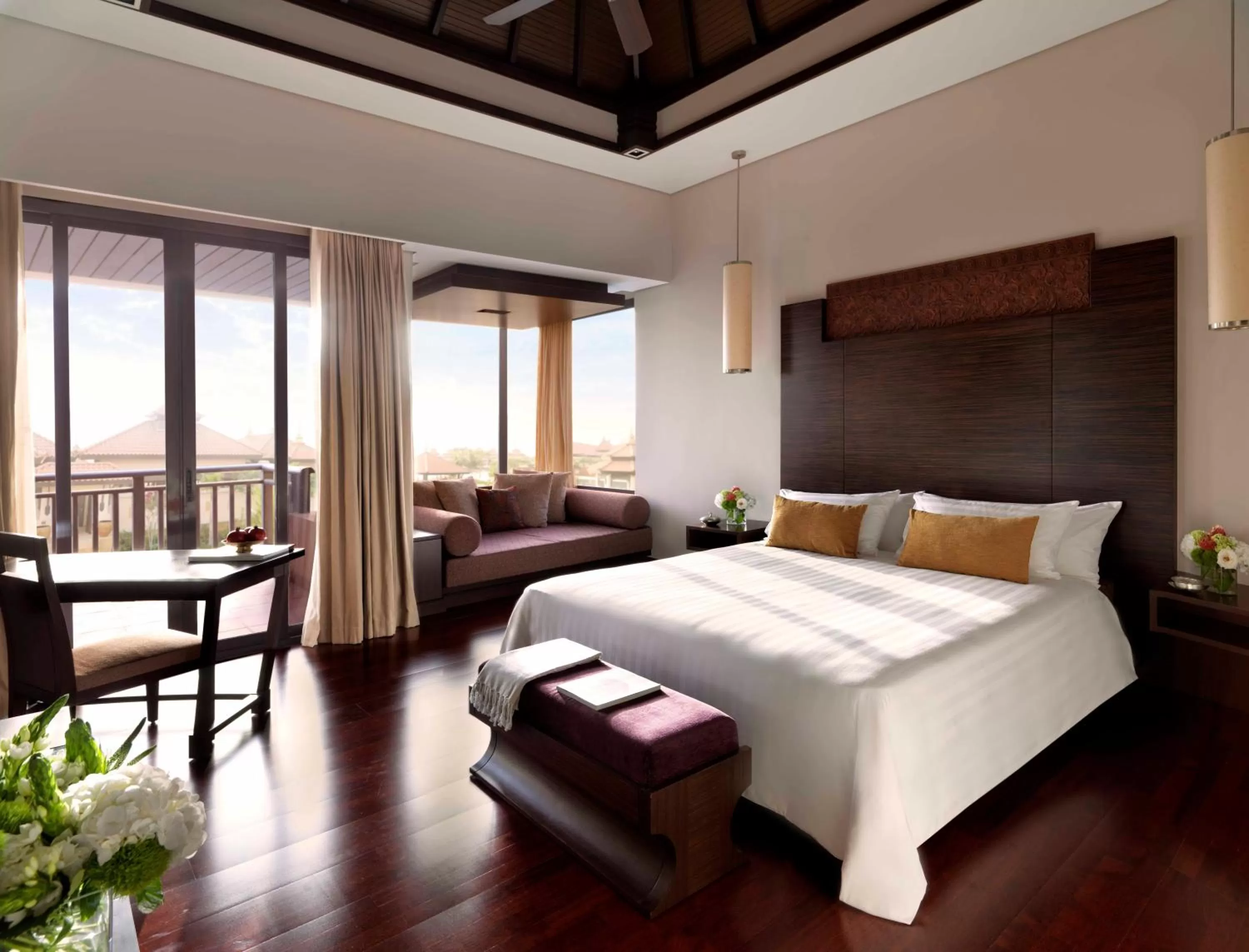 Bed in Anantara The Palm Dubai Resort