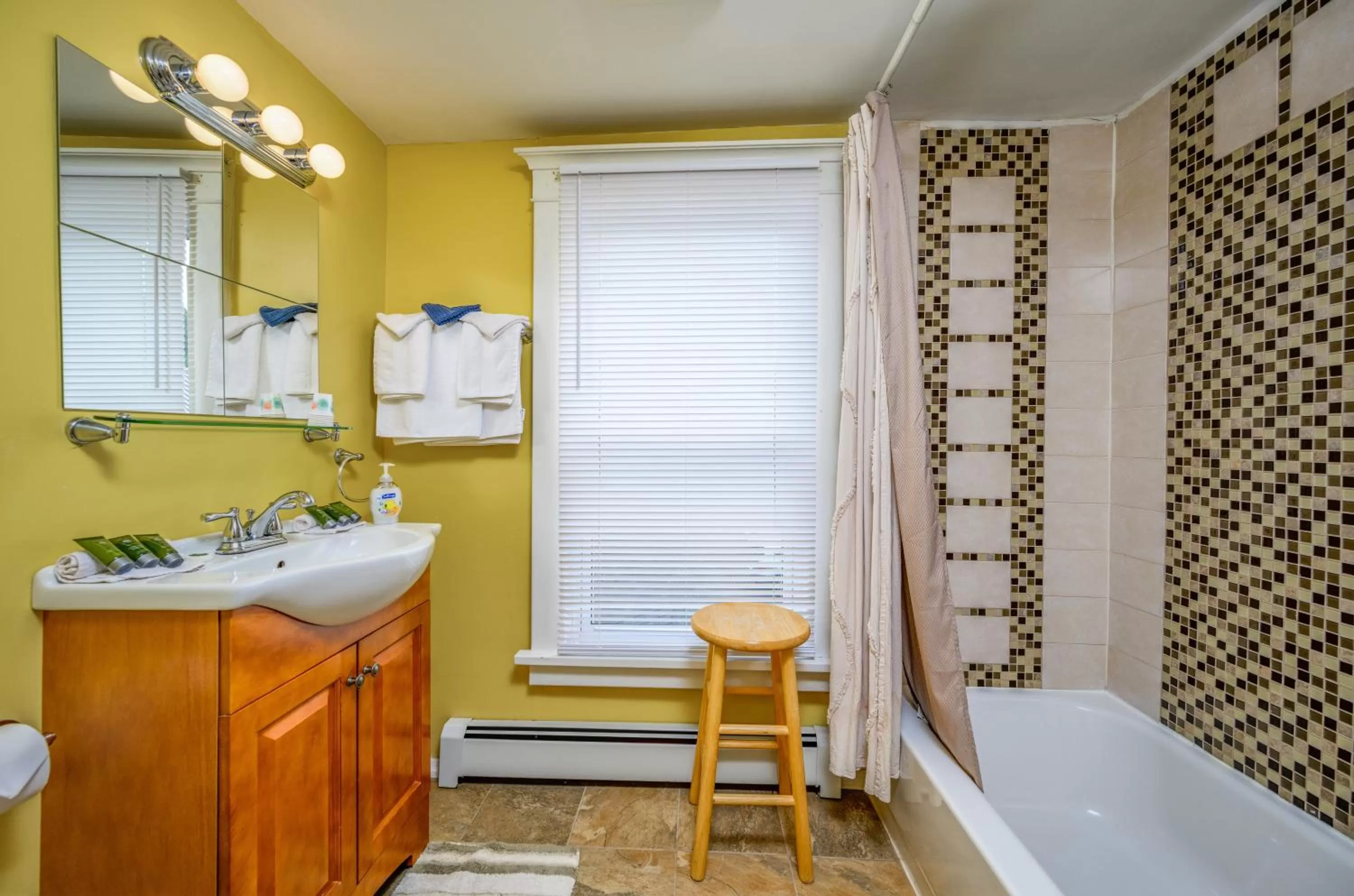 Mountain Treasure Bed and Breakfast