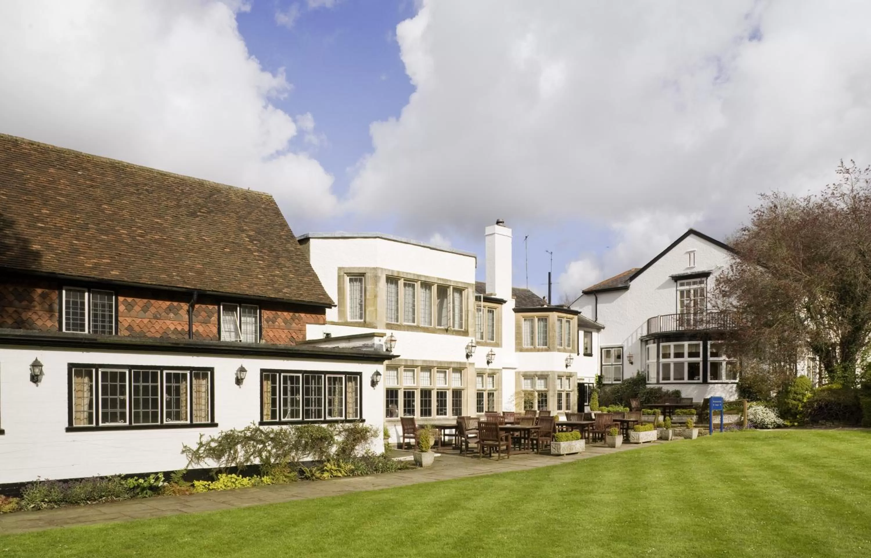 Property building in Sunday Box Hill Burford Bridge Hotel