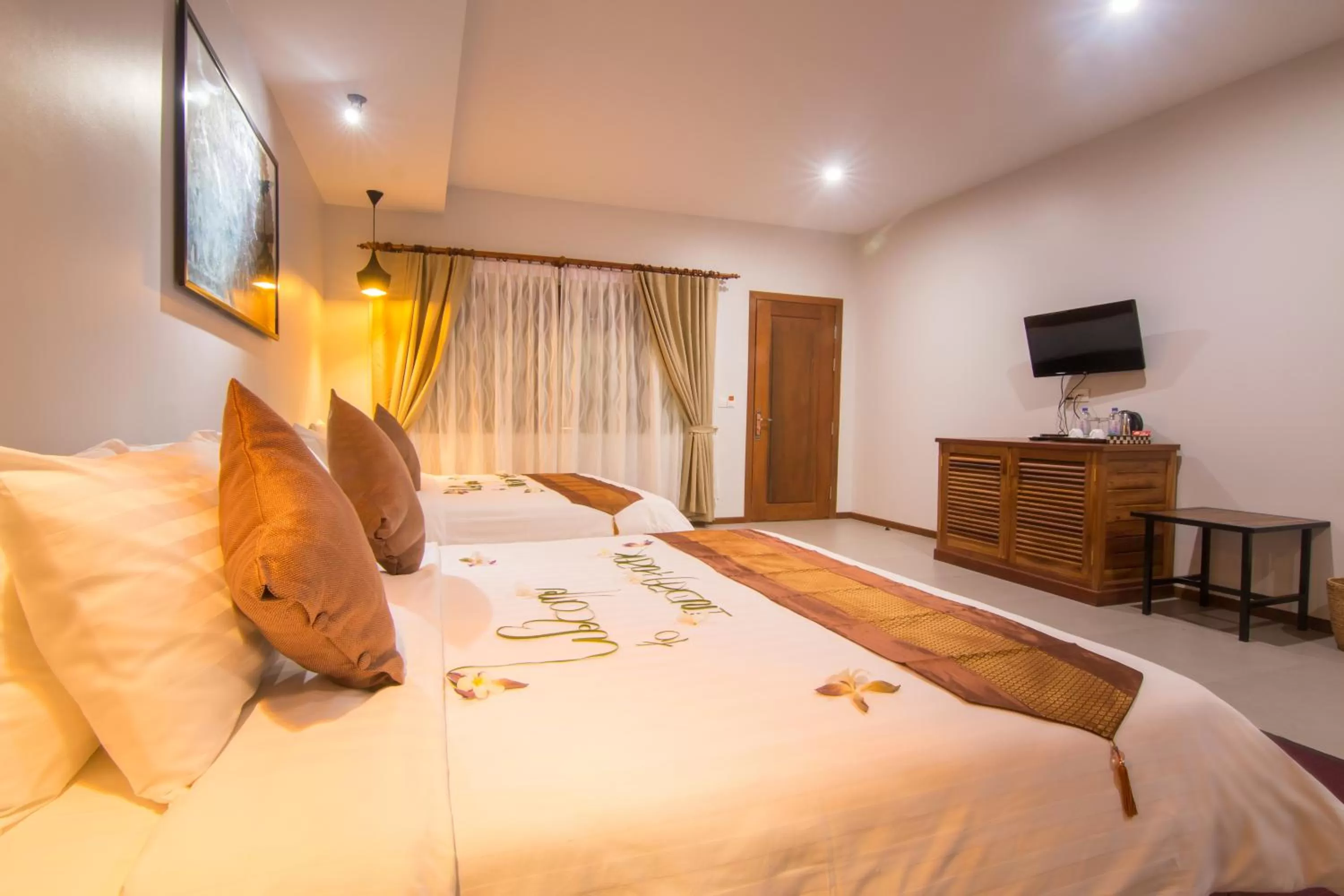 Bed in Indra Porak Residence Hotel