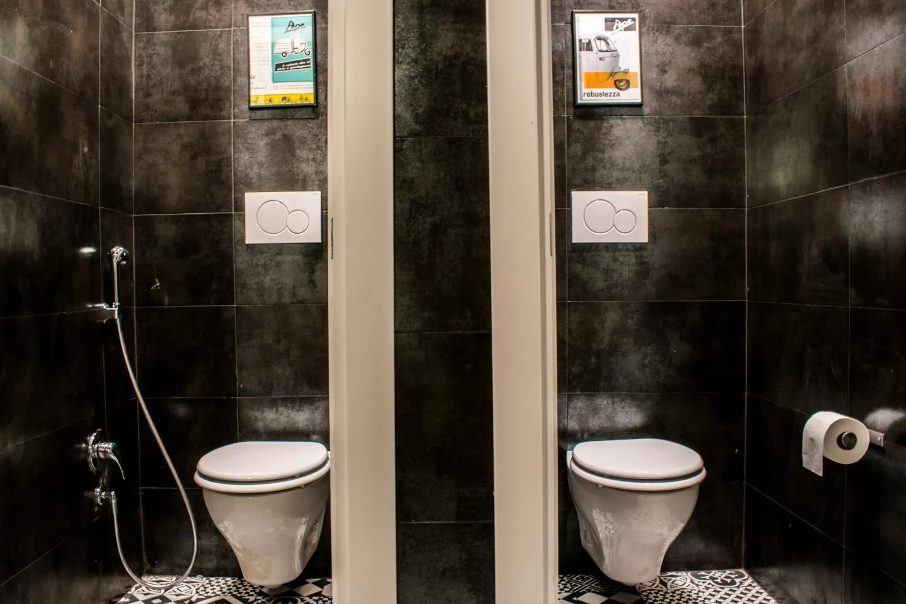 Family Room with Private Bathroom - Double Restroom in Hostel Trastevere Family Room with Private Bathroom - Double Restroom in Hostel Trastevere