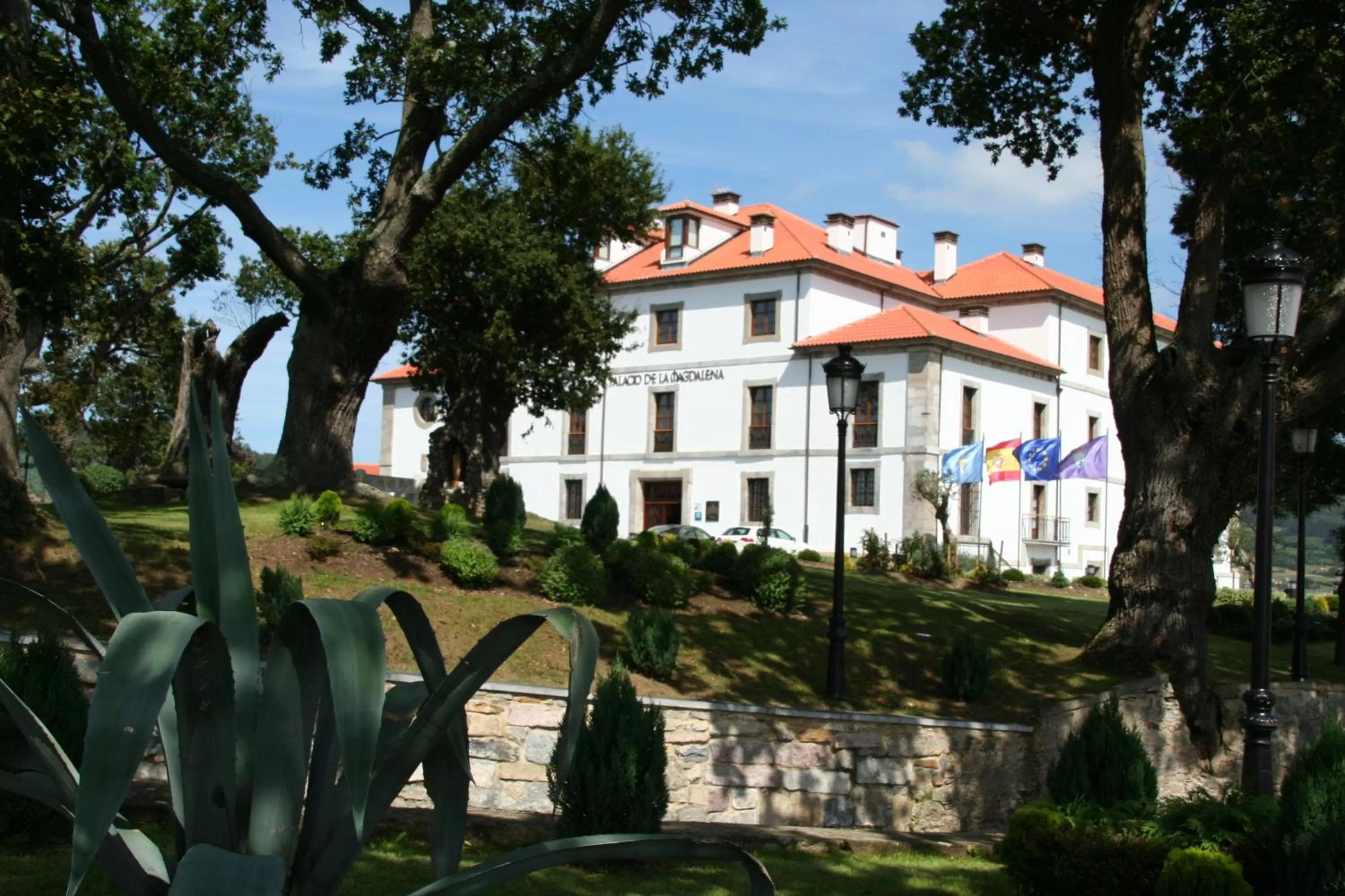 Facade/entrance in Hotel Palacio de la Magdalena