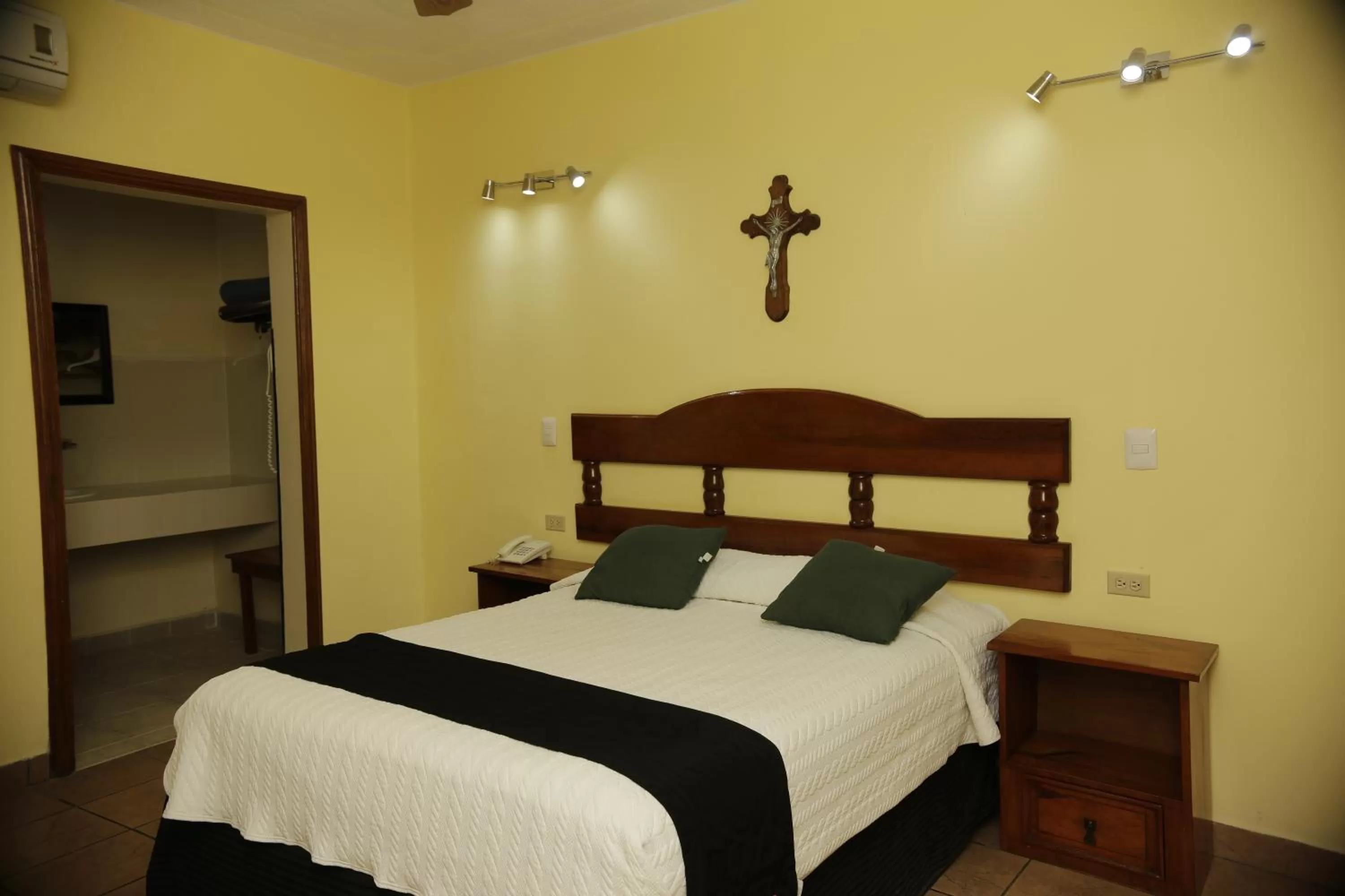 Bed in Hotel Posada Santa Fe Sabinas