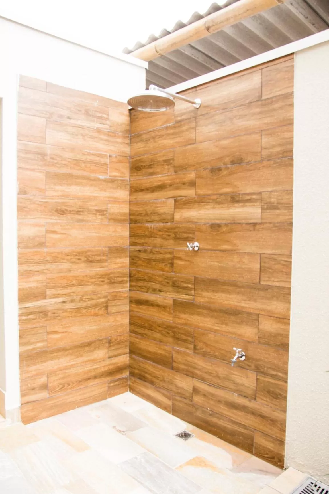 Swimming pool, Bathroom in Pousada Villa Di Enzo