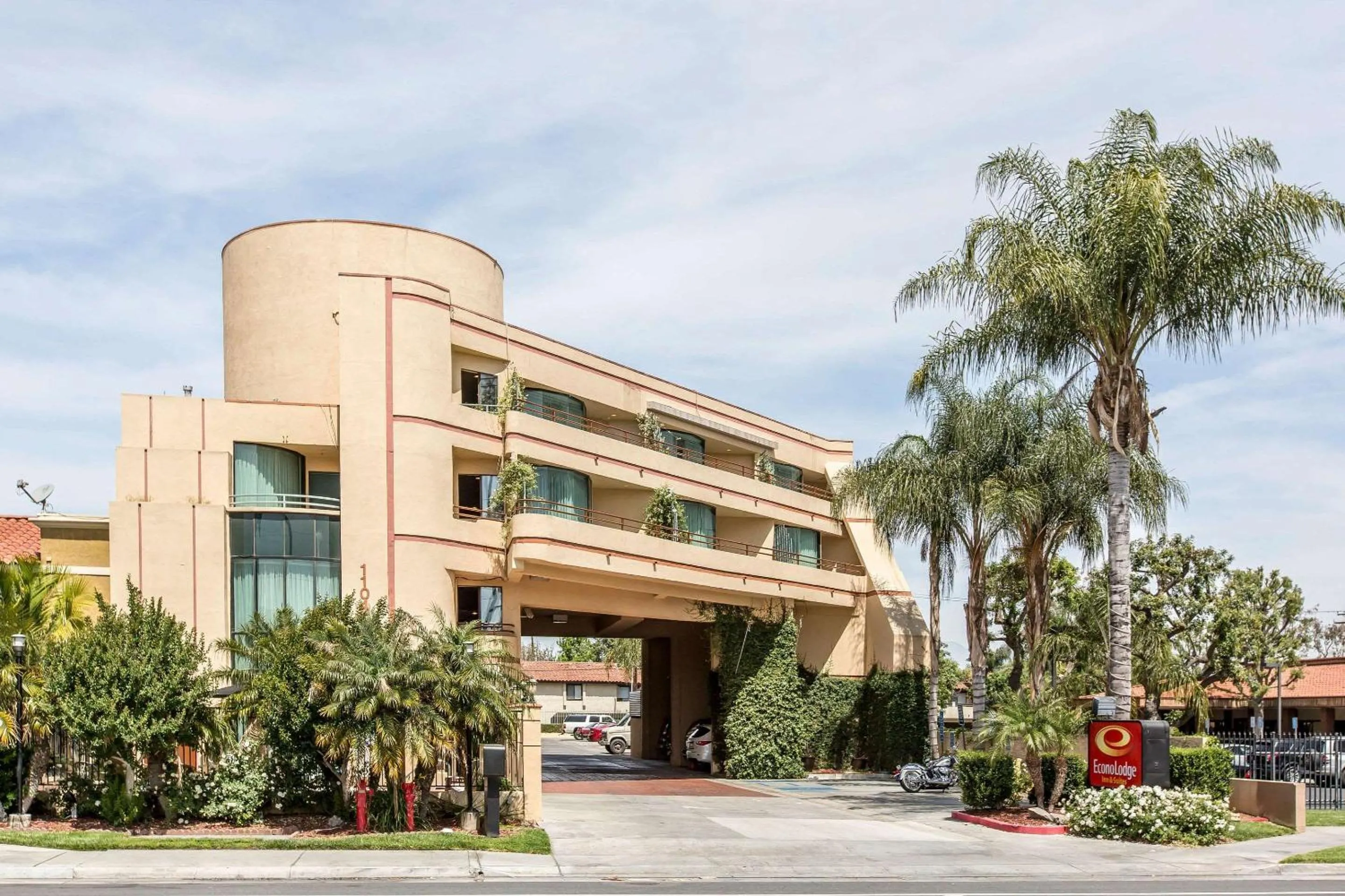 Property building in Econo Lodge Inn & Suites Riverside - Corona