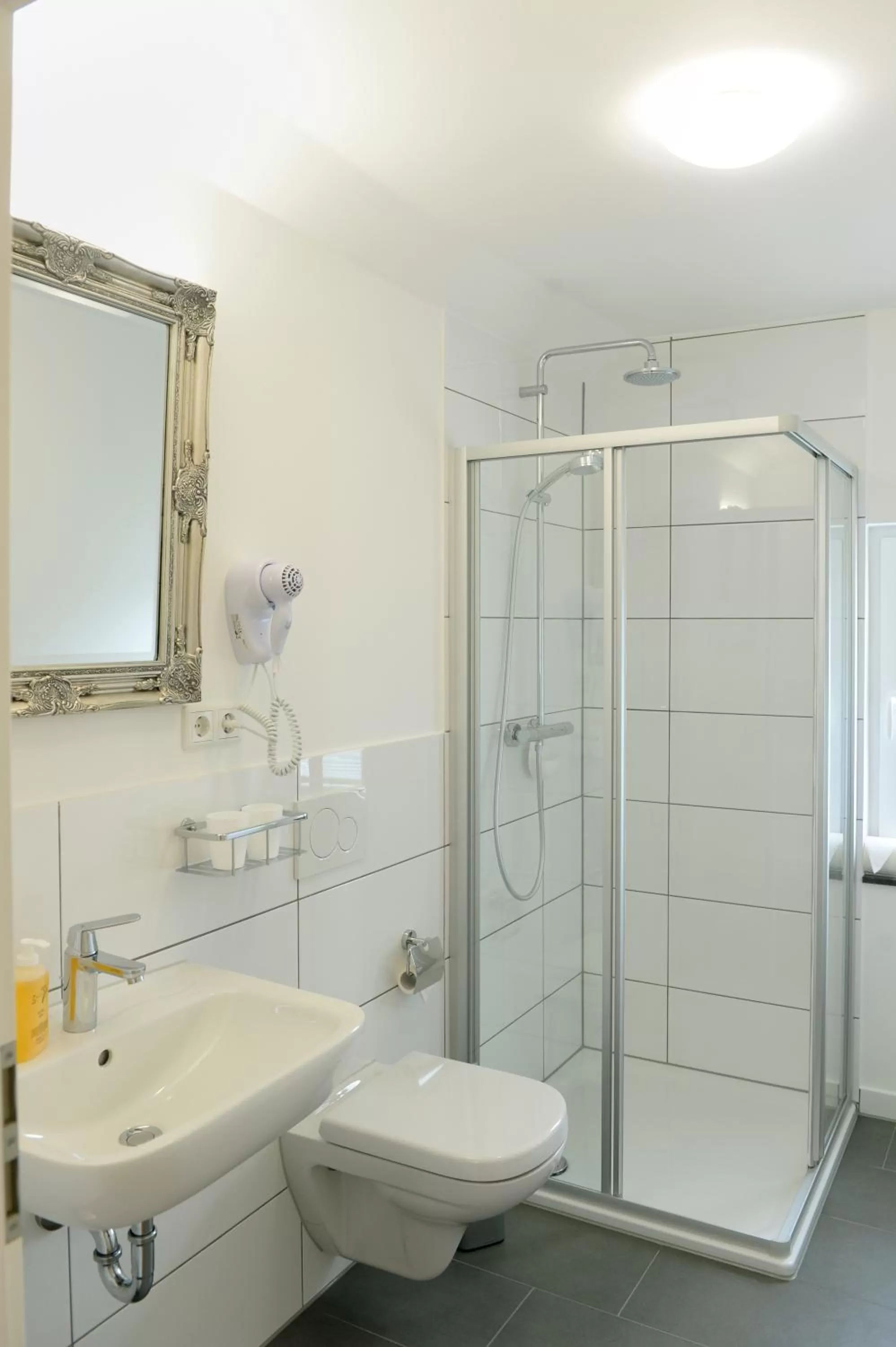 Shower, Bathroom in Bed & Breakfast Meerbusch