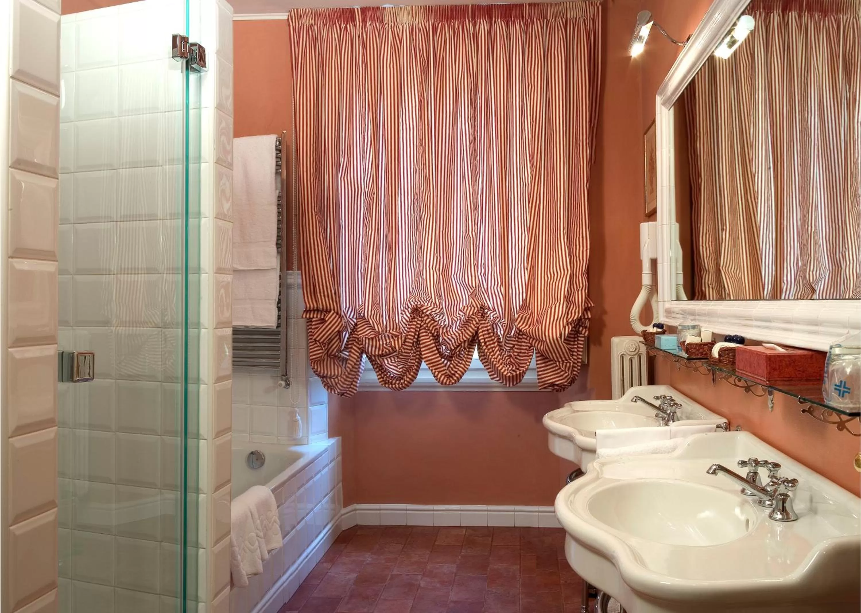 Bathroom in Palazzo Niccolini al Duomo Residenza D'Epoca