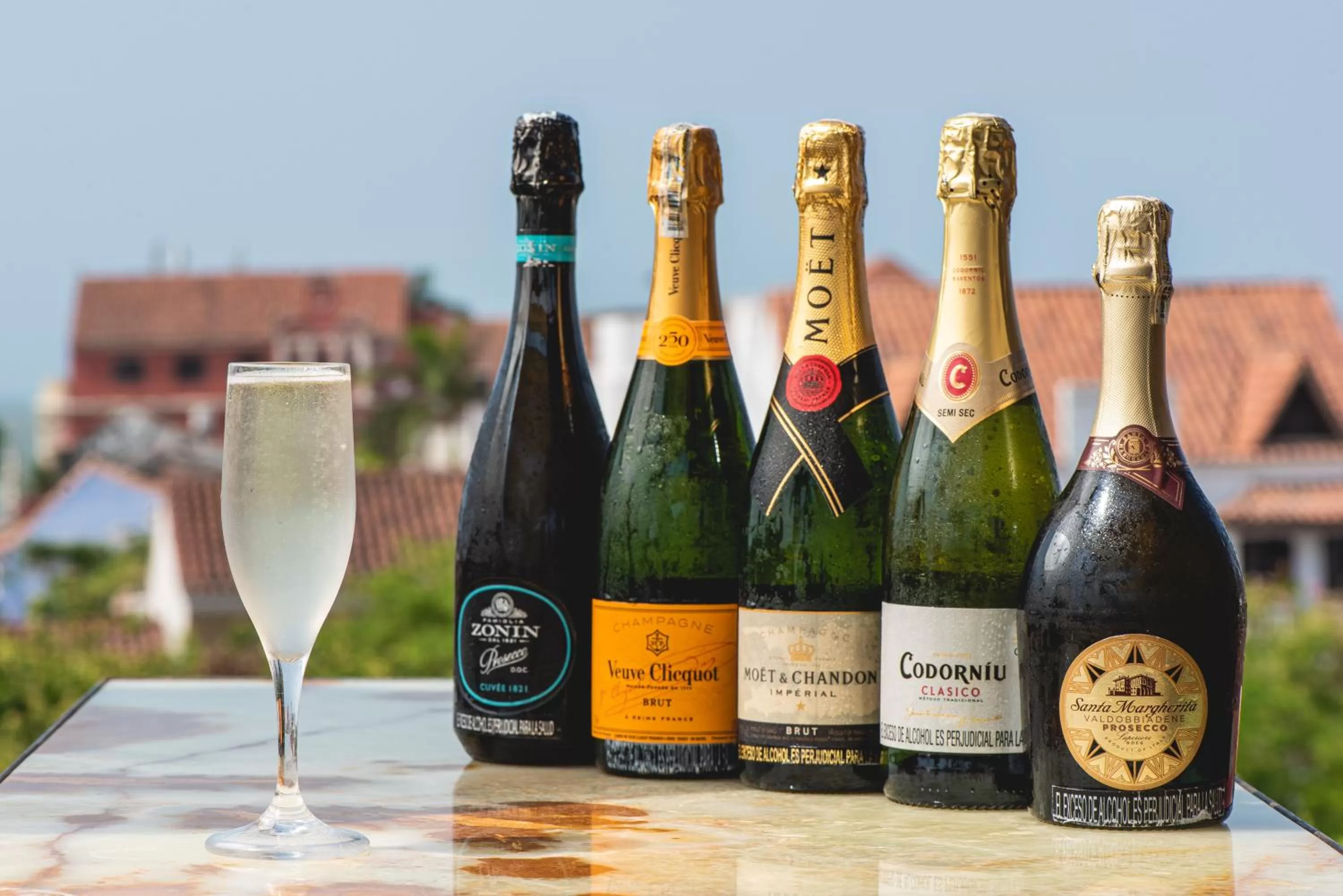 Alcoholic drinks in Townhouse Boutique Hotel