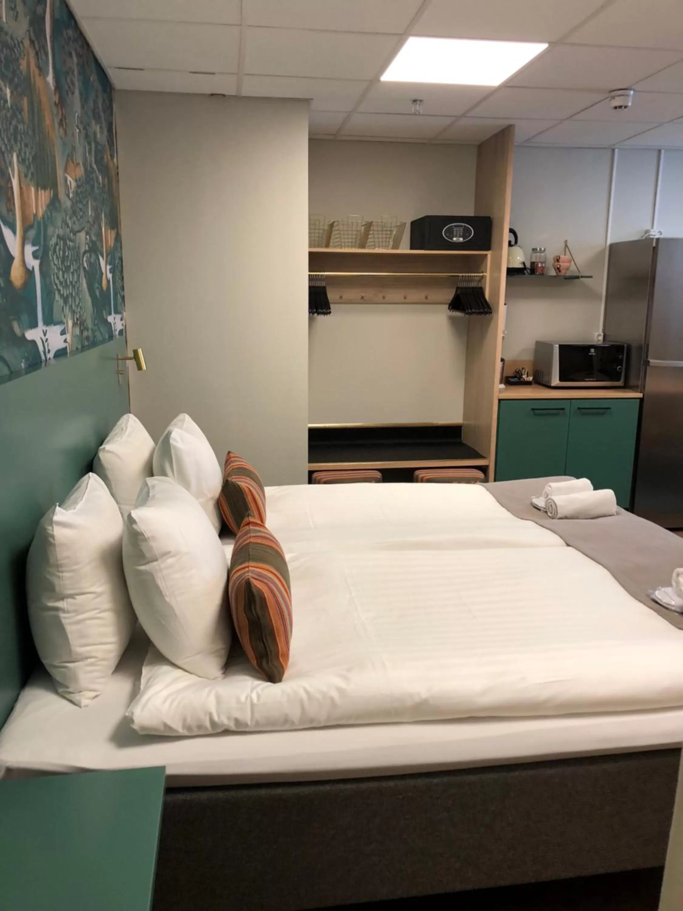 Photo of the whole room in Kom Family