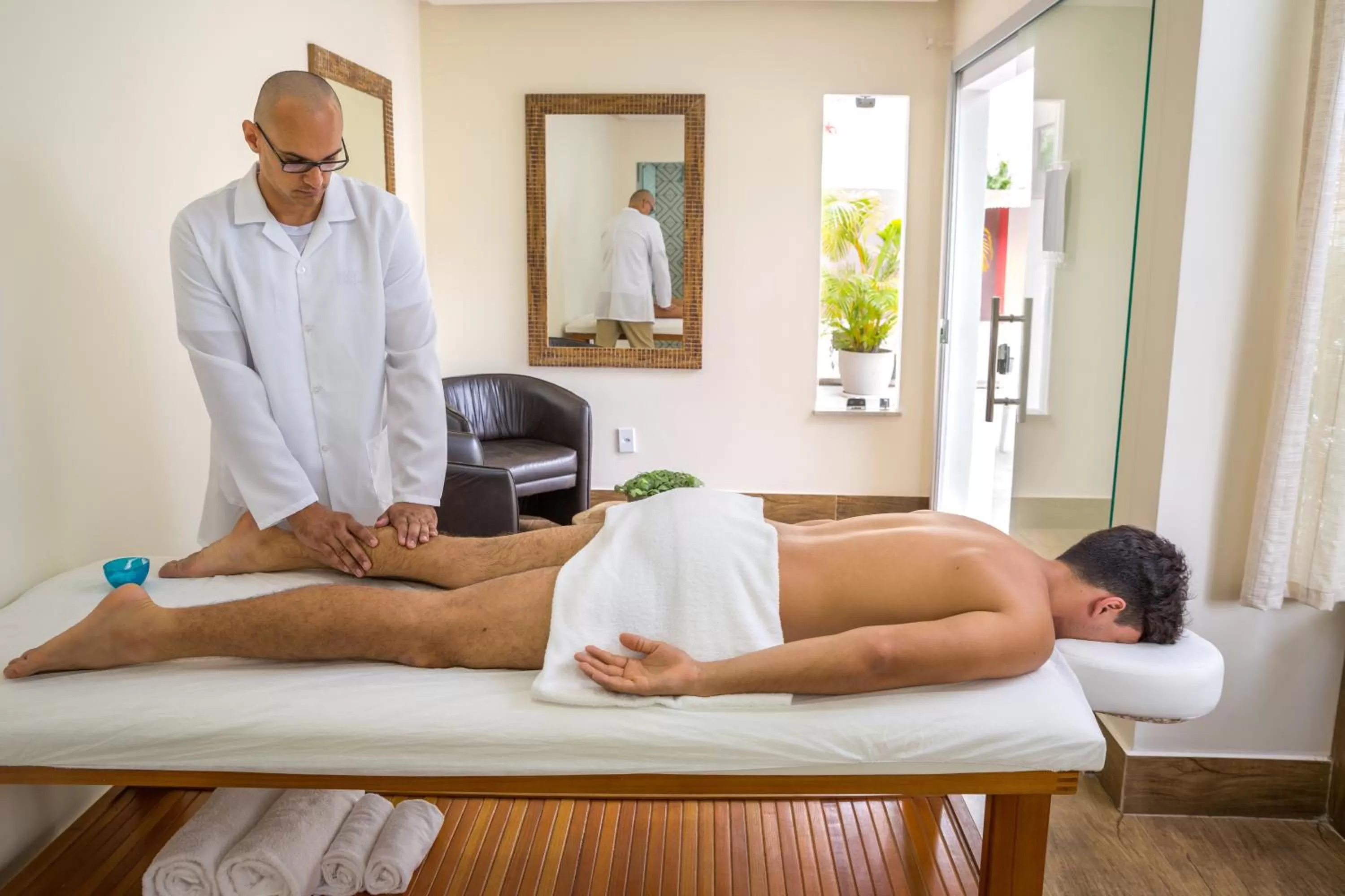 People in Floral Inn Family