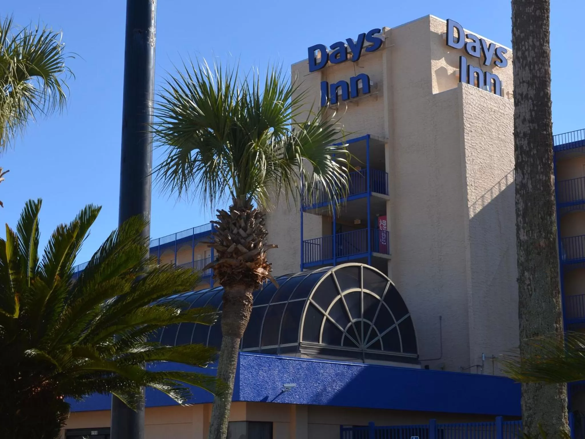 Facade/entrance in Days Inn by Wyndham Panama City Beach Beachfront Resort