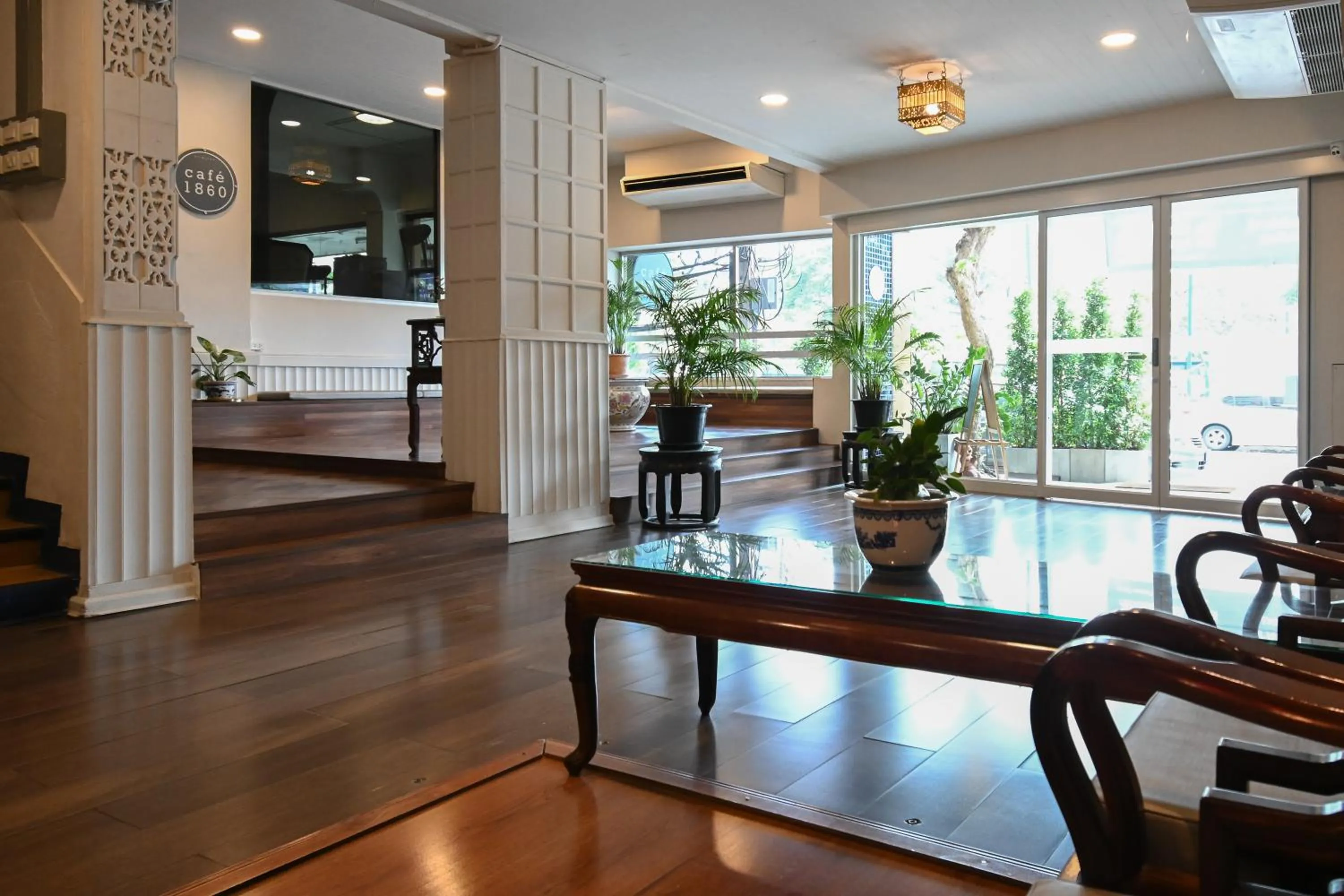 Lobby or reception in The Krungkasem Srikrung Hotel