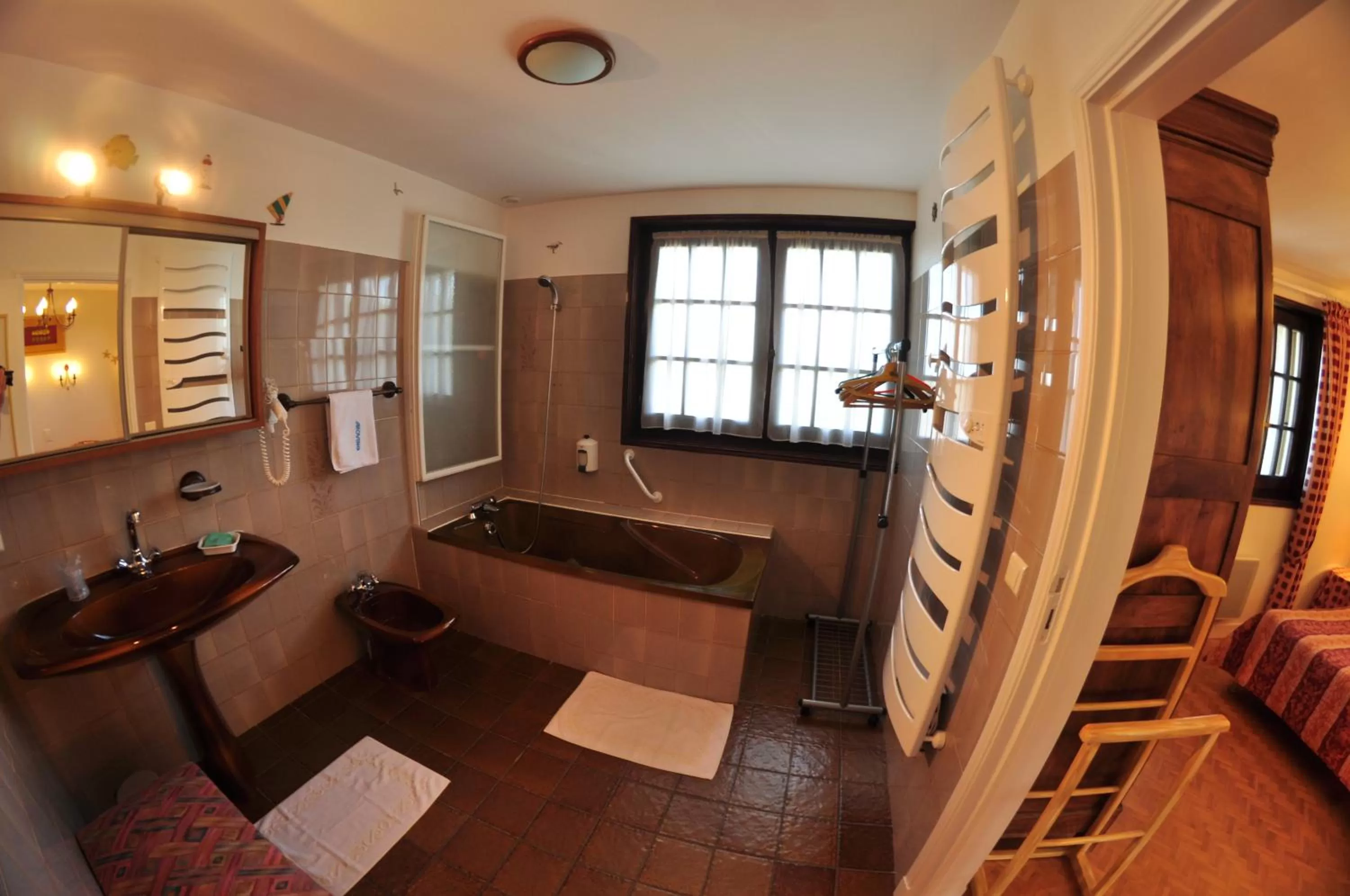 Bathroom in Hôtel-Logis La Coraline
