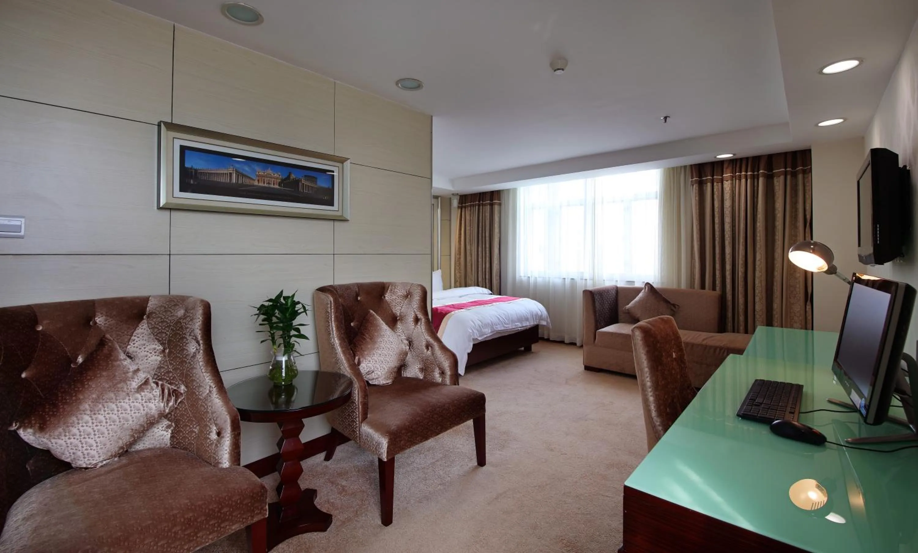 Photo of the whole room in New World Hotel