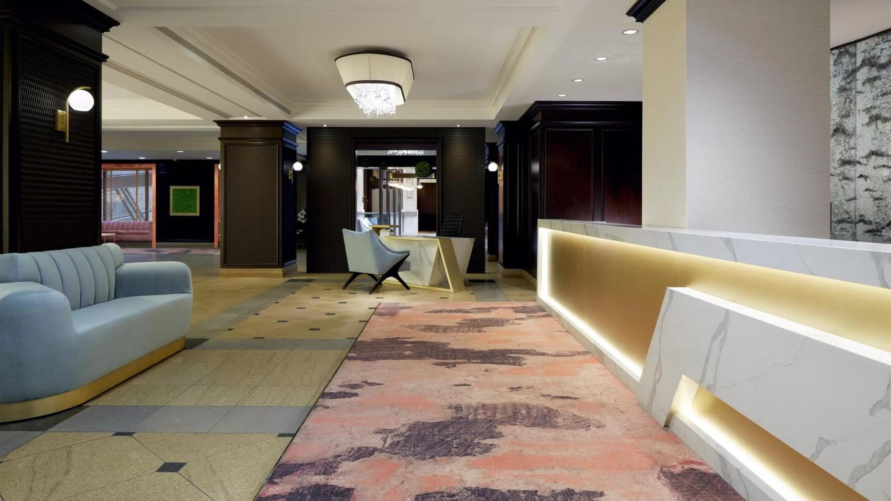 Property building in InterContinental Montreal by IHG