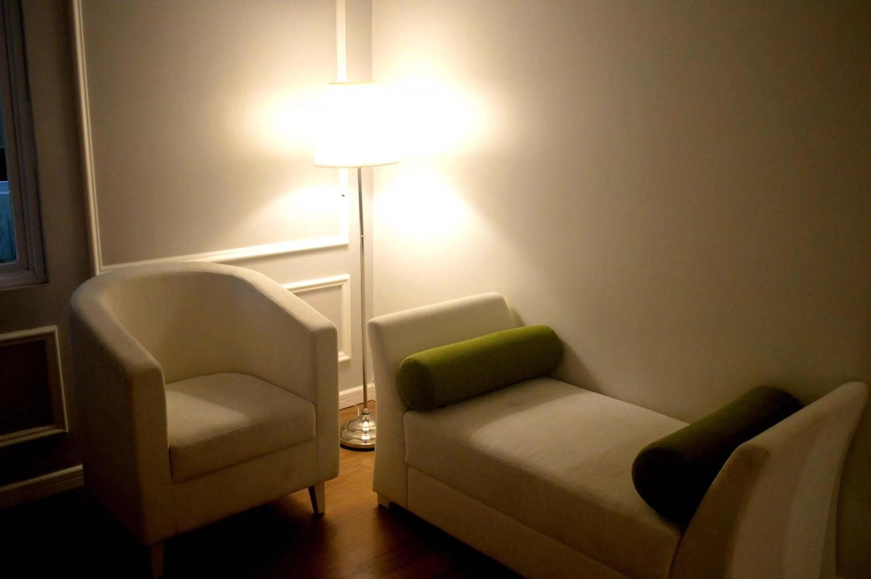 Living room in MaxOne Signature Glodok Jakarta