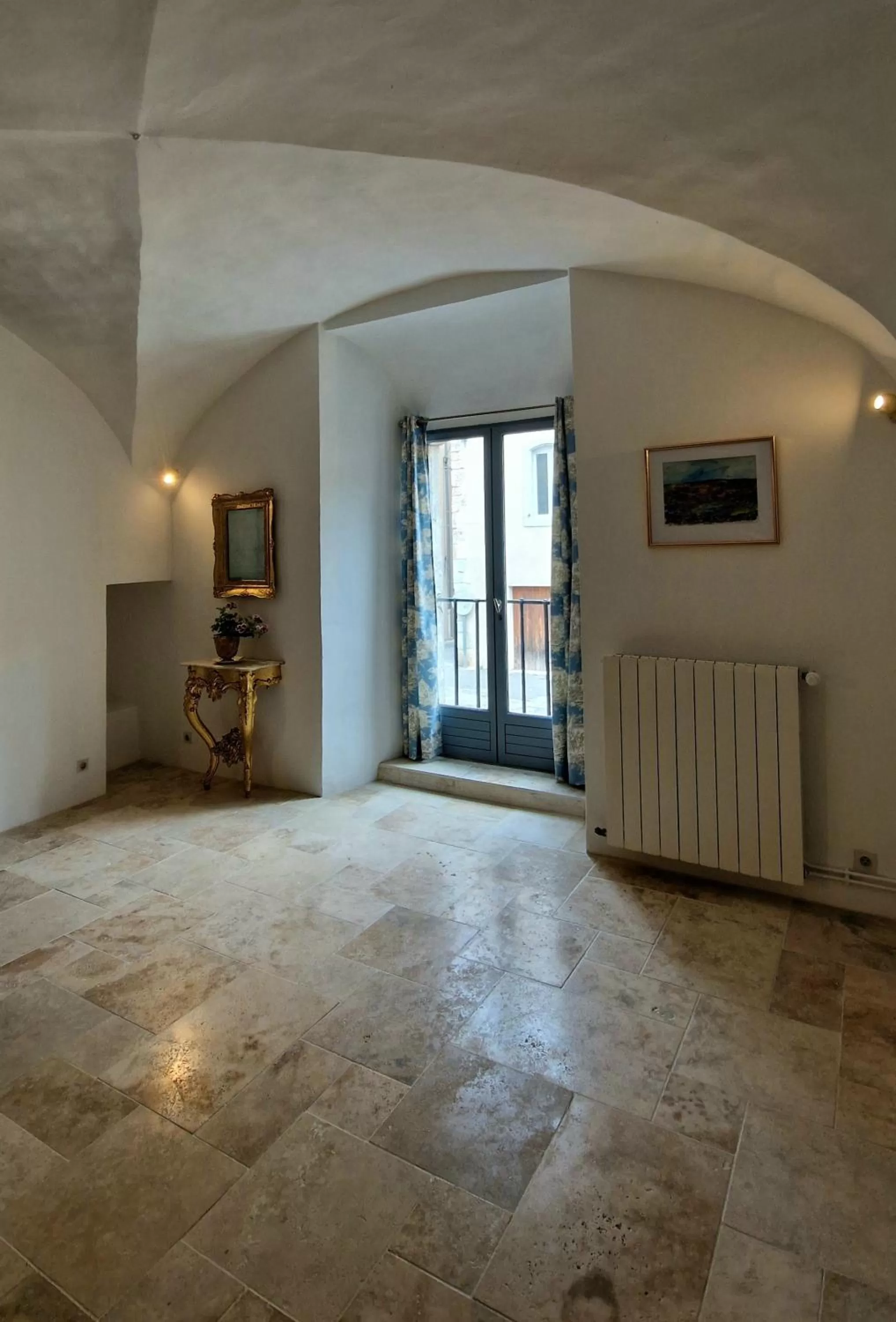 Seating area in La Tour de Pezene