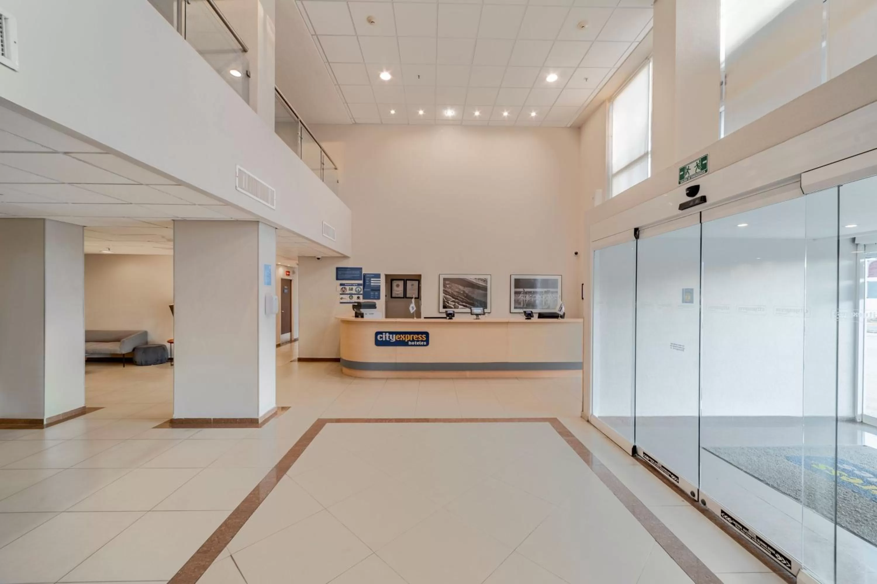 Lobby or reception in City Express by Marriott Ciudad del Carmen