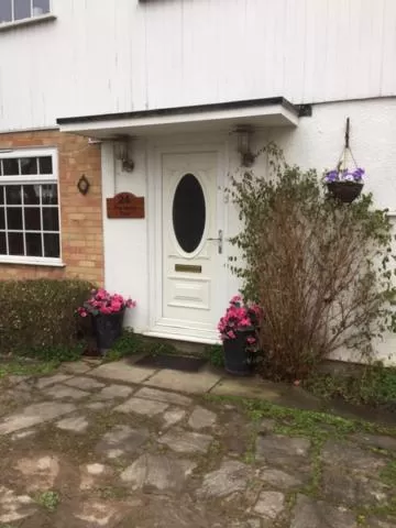 Facade/entrance in The Holly Tree