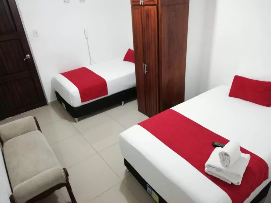 Bedroom, Bed in Hotel Cafe Plaza