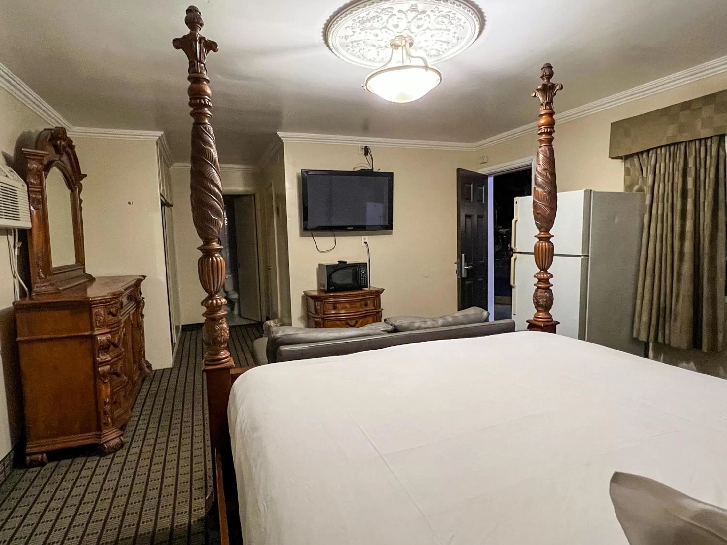 TV and multimedia, Bed in Viking Motel-Ventura