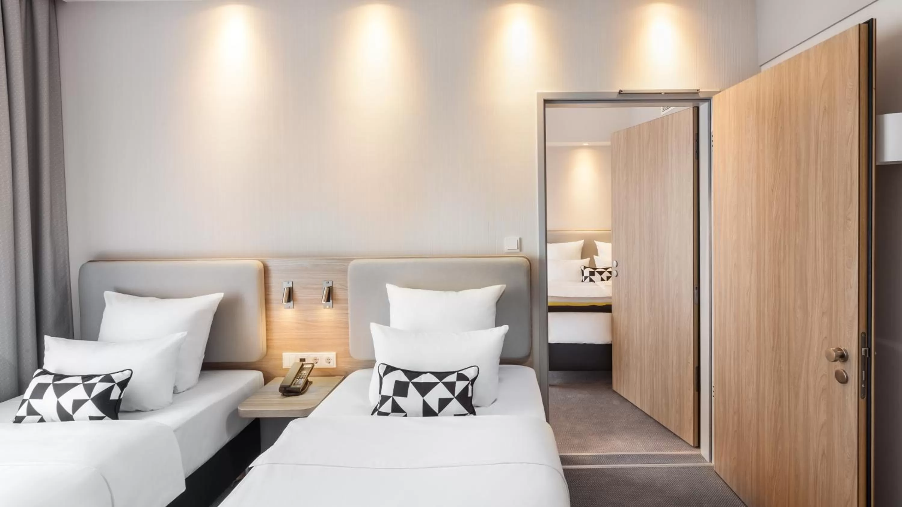 Bedroom, Bed in Holiday Inn Express - MUNICH NORTH by IHG